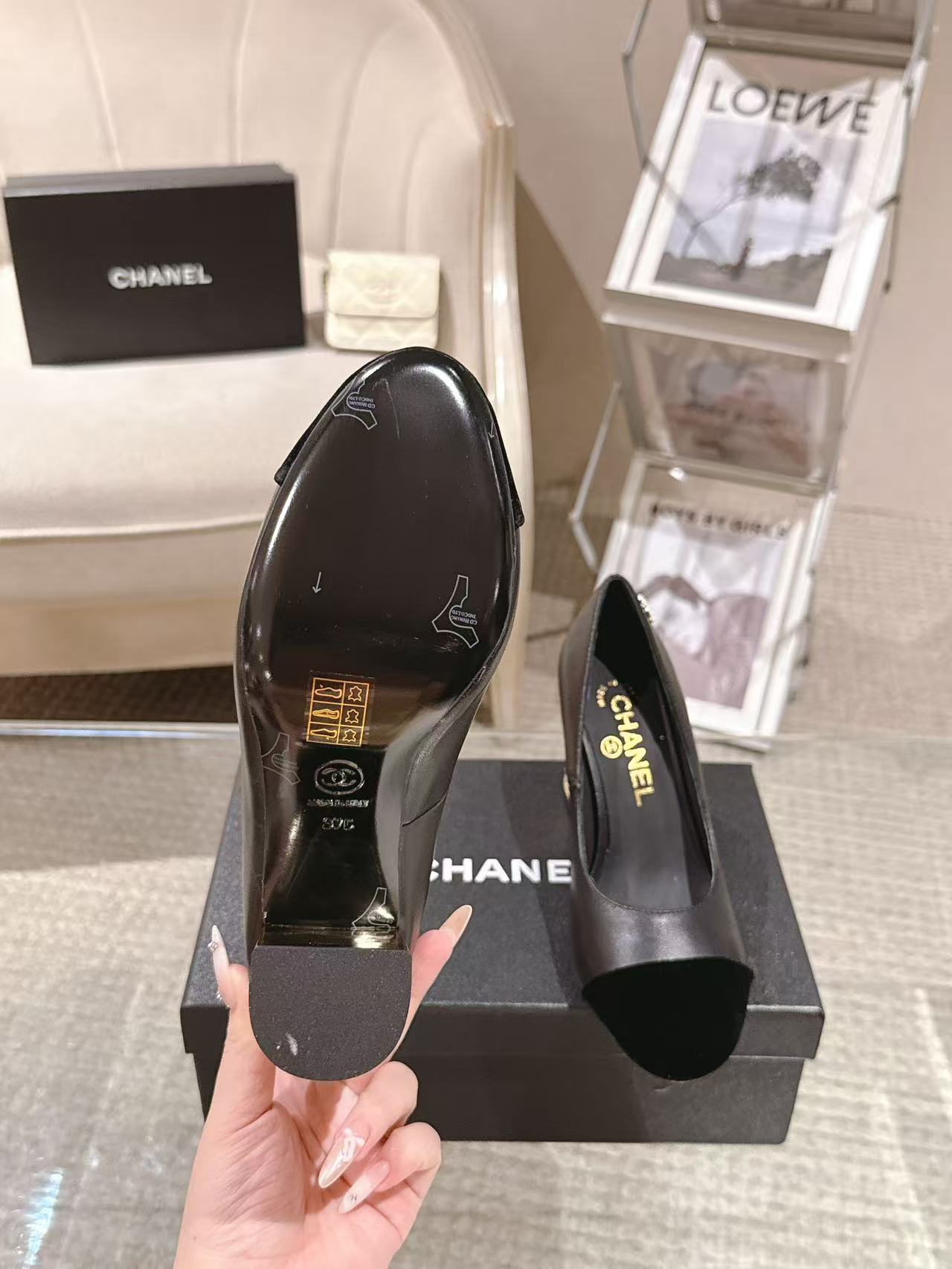 NO:446456,* | 2113-2———————— Mary Jane original plate open mold pearl heel upper; imported sheepskin-Zhen Silk Inner; Silk Sheepskin footrest; Silk Sheepskin Outsole; Italian genuine leather Heel height; 8cm size; 35-custom 34-40-41-42, high heels single shoes, mary jane, high heels, sheepskin19860909* | 2113-2———————— 玛丽珍原板开模珍珠跟 鞋面；进口羊皮-珍丝绸 内里；丝绸羊皮 垫脚；丝绸羊皮 大底；意大利真皮 跟高；8cm 码数；35-订做34-40-41-42,高跟鞋单鞋,mary jane,high heels,sheepskin,Women's Shoes