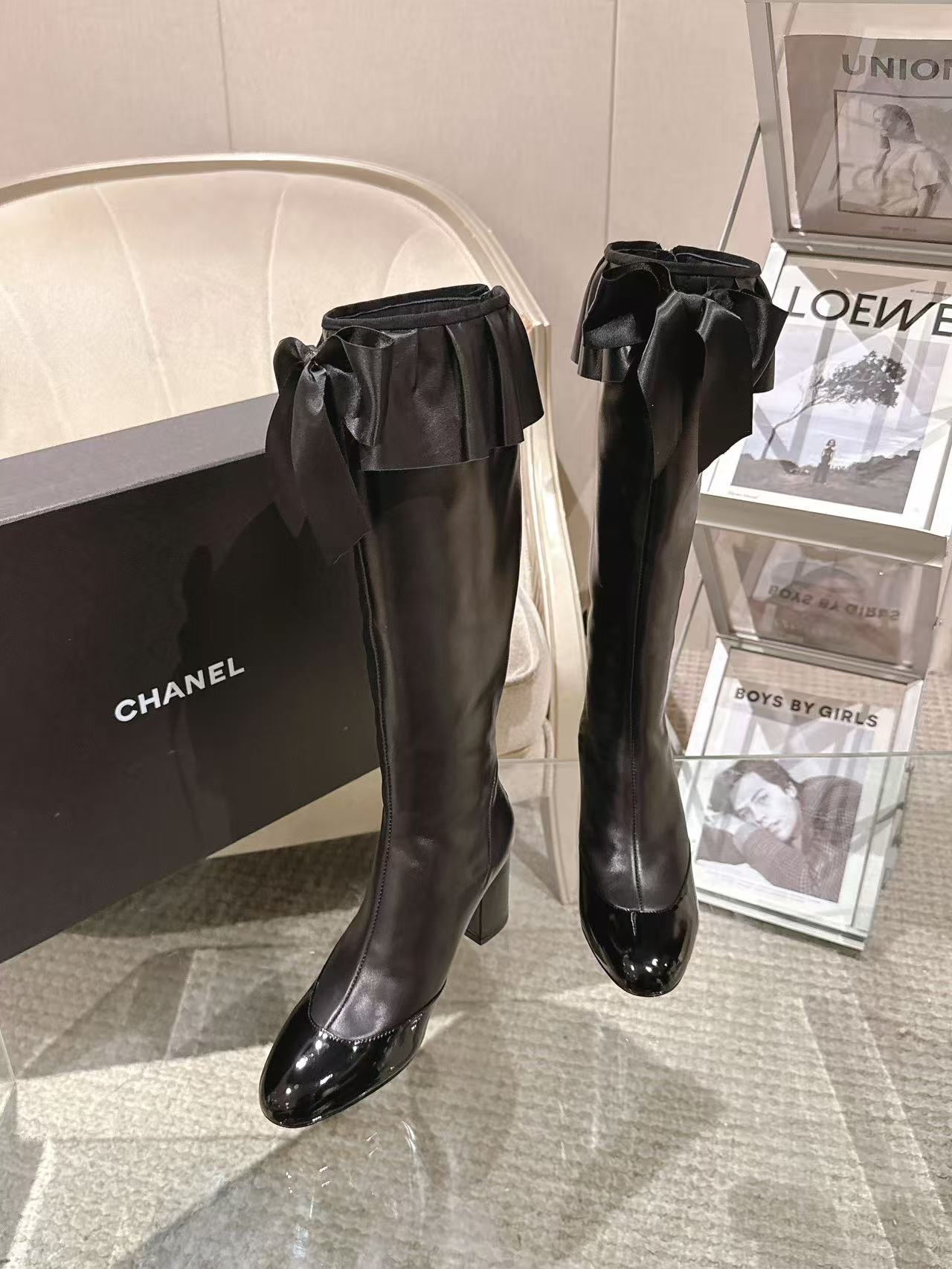 NO:536380,* | 20252115——————————————— Exquisite bow natural wrinkle Upper; imported color calves? Inner; Silk sheepskin footbed; Silk sheepskin outsole; Italian genuine leather Heel height; 6.5cm size; 35-390 Custom made 34-40-41-42 The original counter full set of luxury packaging Purchase batch, boots, boots, sheepskin19860909* | 20252115———————— 精致蝴蝶结自然皱 鞋面；进口配色小牛吗 内里；丝绸羊皮 垫脚；丝绸羊皮 大底；意大利真皮 跟高；6.5cm 码数；35-390订做34-40-41-42 原版专柜全套豪华包装 代购批,靴子,boots,sheepskin,Women's Shoes