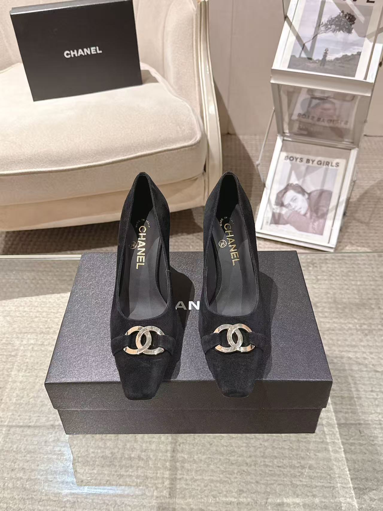 NO:870970,* | 2026B2601-2——————Mary Jane original board developed small square toe upper; imported cashmere lining; silk sheepskin feet; silk sheepskin outsole; Italian leather heel height; 8.5cm yardage; 35-390 customized 34-40-41-42 Original counter full set of luxury packaging purchasing batch, sandals, sandals, mary jane, sheepskin19860909* | 2026B2601-2———————— 玛丽珍原板开发小方头 鞋面；进口羊绒 内里；丝绸羊皮 垫脚；丝绸羊皮 大底；意大利真皮 跟高；8.5cm 码数；35-390订做34-40-41-42 原版专柜全套豪华包装 代购批,凉鞋单鞋,sandals,mary jane,sheepskin,Women's Shoes