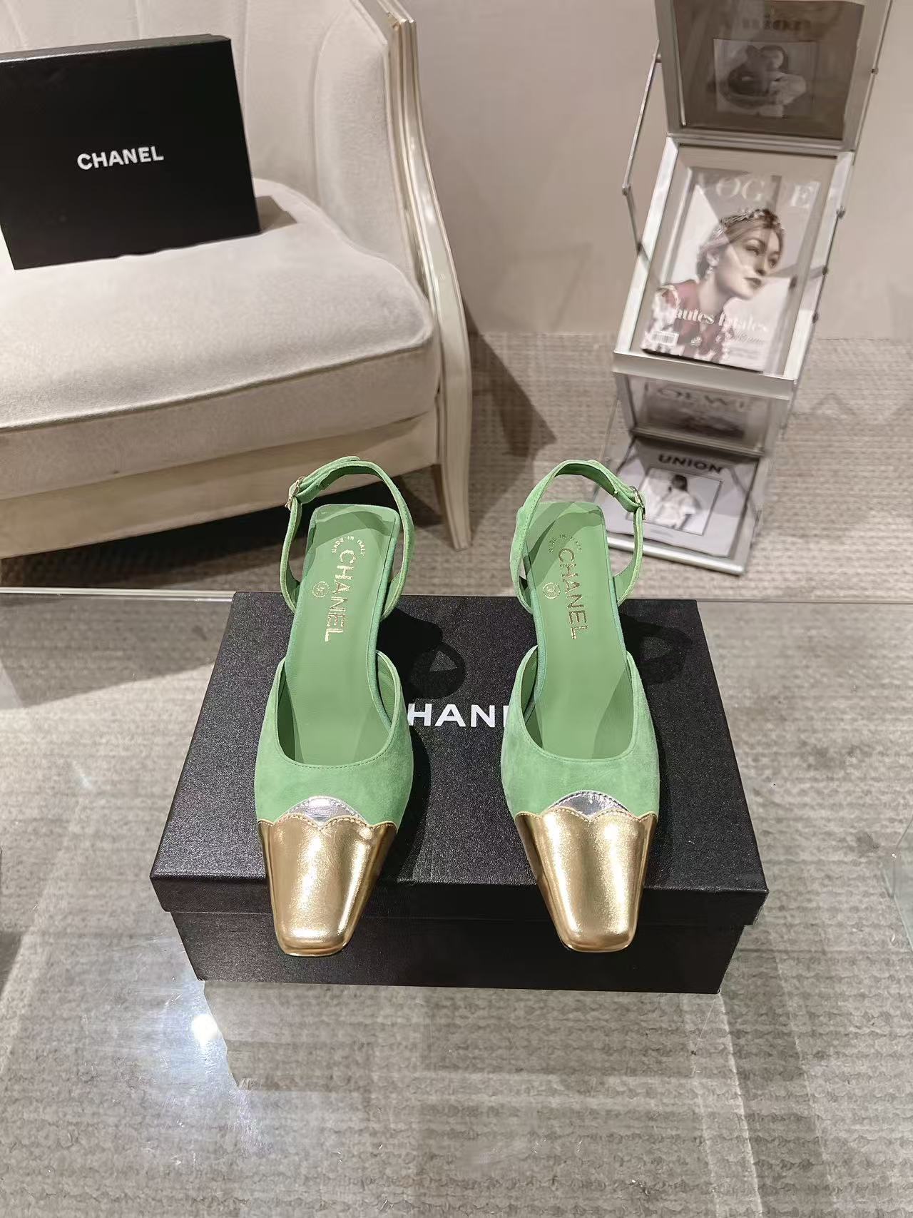 NO:926781,* | 2026B2603-3————————Mary Jane original board developed small square toe upper; imported cashmere lining; silk sheepskin feet; silk sheepskin outsole; Italian genuine leather heel height; 6.5cm yardage; 35-390 customized 34-40-41-42 Original counter full set of luxury packaging purchasing batch, high heels sandals, sandals, mary jane, high heels, sheepskin19860909* | 2026B2603-3———————— 玛丽珍原板开发小方头 鞋面；进口羊绒 内里；丝绸羊皮 垫脚；丝绸羊皮 大底；意大利真皮 跟高；6.5cm 码数；35-390订做34-40-41-42 原版专柜全套豪华包装 代购批,高跟鞋凉鞋,sandals,mary jane,high heels,sheepskin,Women's Shoes