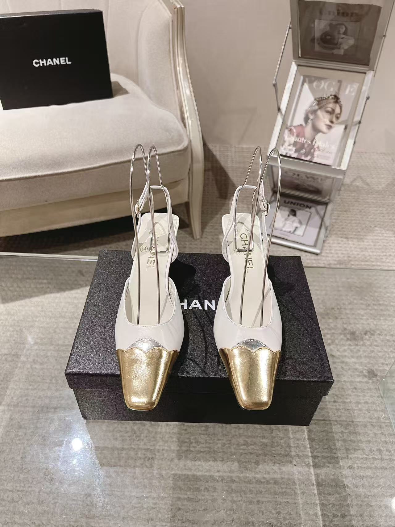 NO:926792,* | 2026B2603-3————————Mary Jane original board developed small square toe upper; imported cashmere lining; silk sheepskin feet; silk sheepskin outsole; Italian genuine leather heel height; 6.5cm yardage; 35-390 customized 34-40-41-42 Original counter full set of luxury packaging purchasing batch, high heels sandals, sandals, mary jane, high heels, sheepskin19860909* | 2026B2603-3———————— 玛丽珍原板开发小方头 鞋面；进口羊绒 内里；丝绸羊皮 垫脚；丝绸羊皮 大底；意大利真皮 跟高；6.5cm 码数；35-390订做34-40-41-42 原版专柜全套豪华包装 代购批,高跟鞋凉鞋,sandals,mary jane,high heels,sheepskin,Women's Shoes