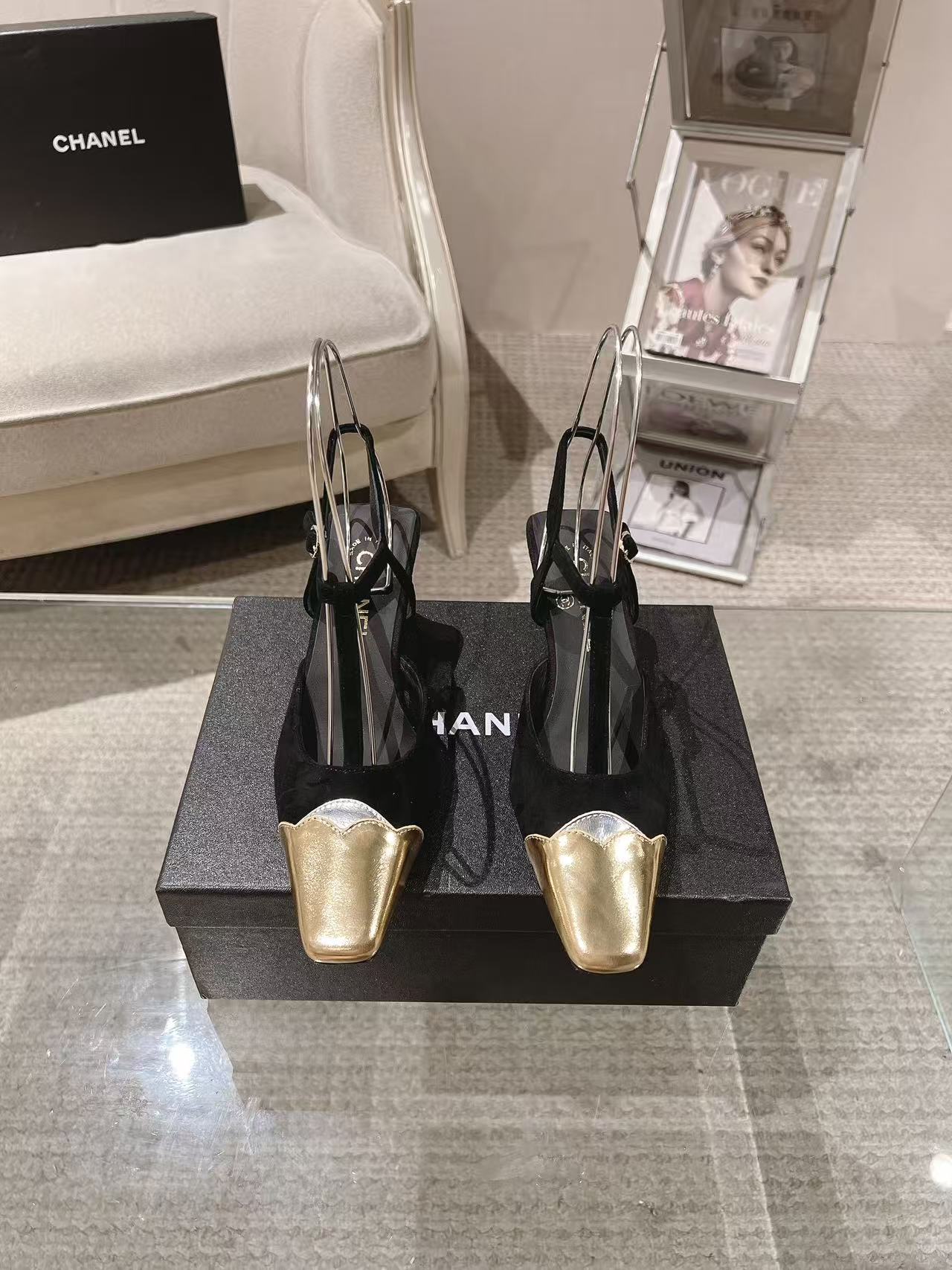 NO:926805,* | 2026B2603-5——————Mary Jane original board developed small square toe upper; imported Yangjing lining; silk sheepskin feet; silk sheepskin outsole; Italian genuine leather heel height; 6.5cm yardage; 35-390 customized 34-40-41-42 Original counter full set of luxury packaging purchasing batch, high-heeled sandals, sandals, mary jane, high  heels,sheepskin,sheep19860909* | 2026B2603-5———————— 玛丽珍原板开发小方头 鞋面；进口羊京 内里；丝绸羊皮 垫脚；丝绸羊皮 大底；意大利真皮 跟高；6.5cm 码数；35-390订做34-40-41-42 原版专柜全套豪华包装 代购批,高跟鞋凉鞋,sandals,mary jane,high heels,sheepskin,sheep,Women's Shoes
