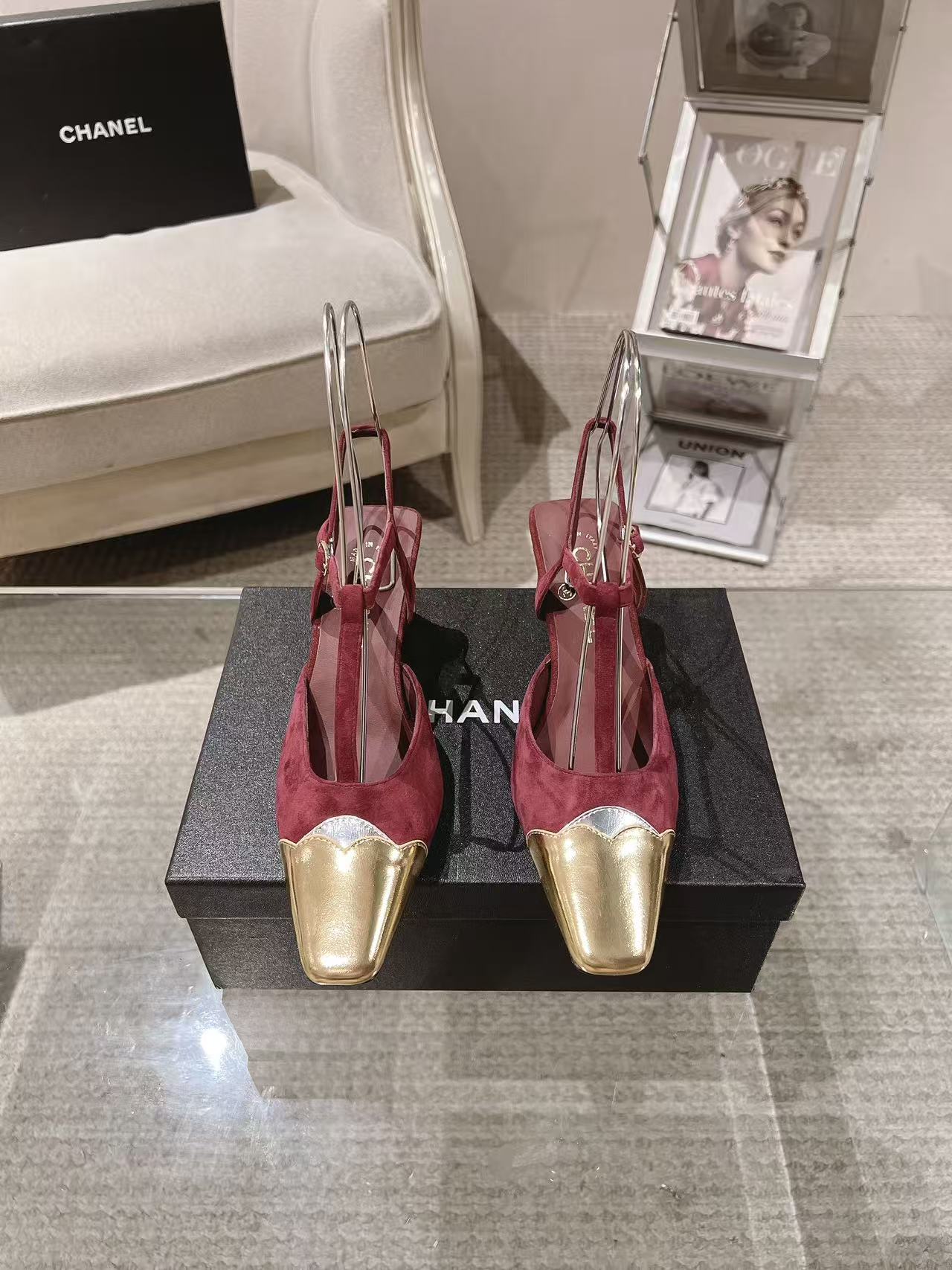 NO:926816,* | 2026B2603-5——————Mary Jane original board developed small square toe upper; imported cashmere lining; silk sheepskin feet; silk sheepskin outsole; Italian genuine leather heel height; 6.5cm yardage; 35-390 customized 34-40-41-42 Original counter full set of luxury packaging purchasing batch, high heels sandals, sandals, mary jane, high heels, sheepskin19860909* | 2026B2603-5———————— 玛丽珍原板开发小方头 鞋面；进口羊绒 内里；丝绸羊皮 垫脚；丝绸羊皮 大底；意大利真皮 跟高；6.5cm 码数；35-390订做34-40-41-42 原版专柜全套豪华包装 代购批,高跟鞋凉鞋,sandals,mary jane,high heels,sheepskin,Women's Shoes