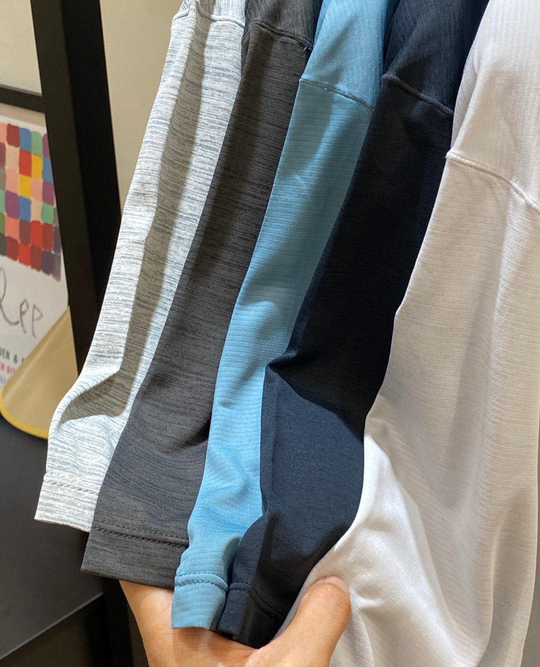 120💰（编号3）
常规版型！活动更自由！ 
合身的风格线条！商务休闲运动均可