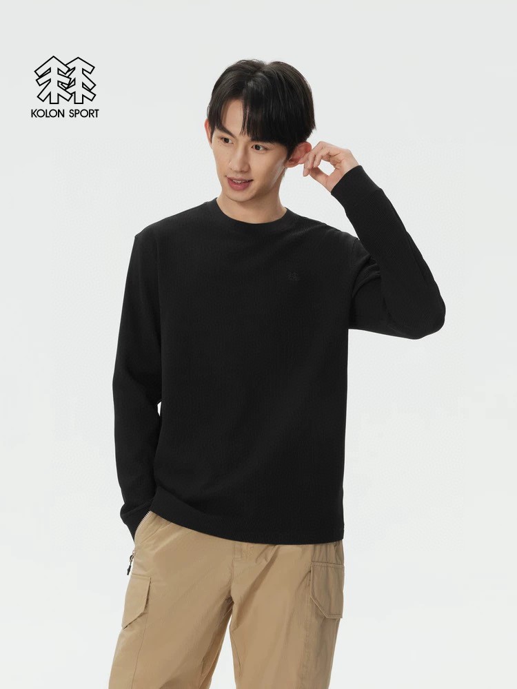 160💰（编号3）
🉑隆户外休闲衣男女同款华夫格运动打底衫
一件就把 保暖、轻便、贴肤 焊在了一起 内里磨毛薄绒 上身亲肤云朵般的暖和舒适☁️
非常的轻盈！
 暖得够实在 还不闷汗 蓬松度也在线 冷风根本钻不进 春秋单穿5℃-10℃轻寒环境 冬季叠穿零下都美滋滋 承包你的所有温暖～
