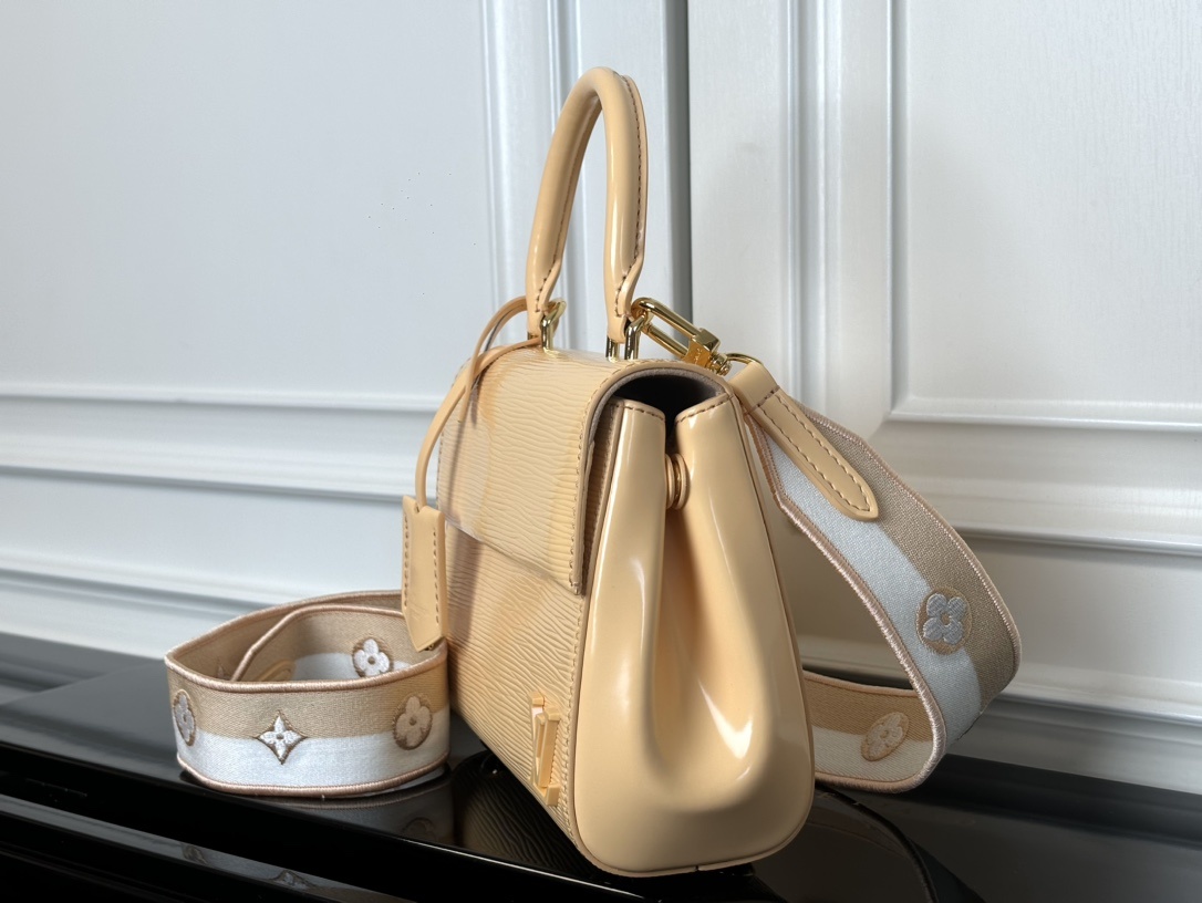 M58928杏色【顶级原单】2024新款Cluny Mini亮皮波纹 🌸 (动态码)专柜同步电子芯片内码