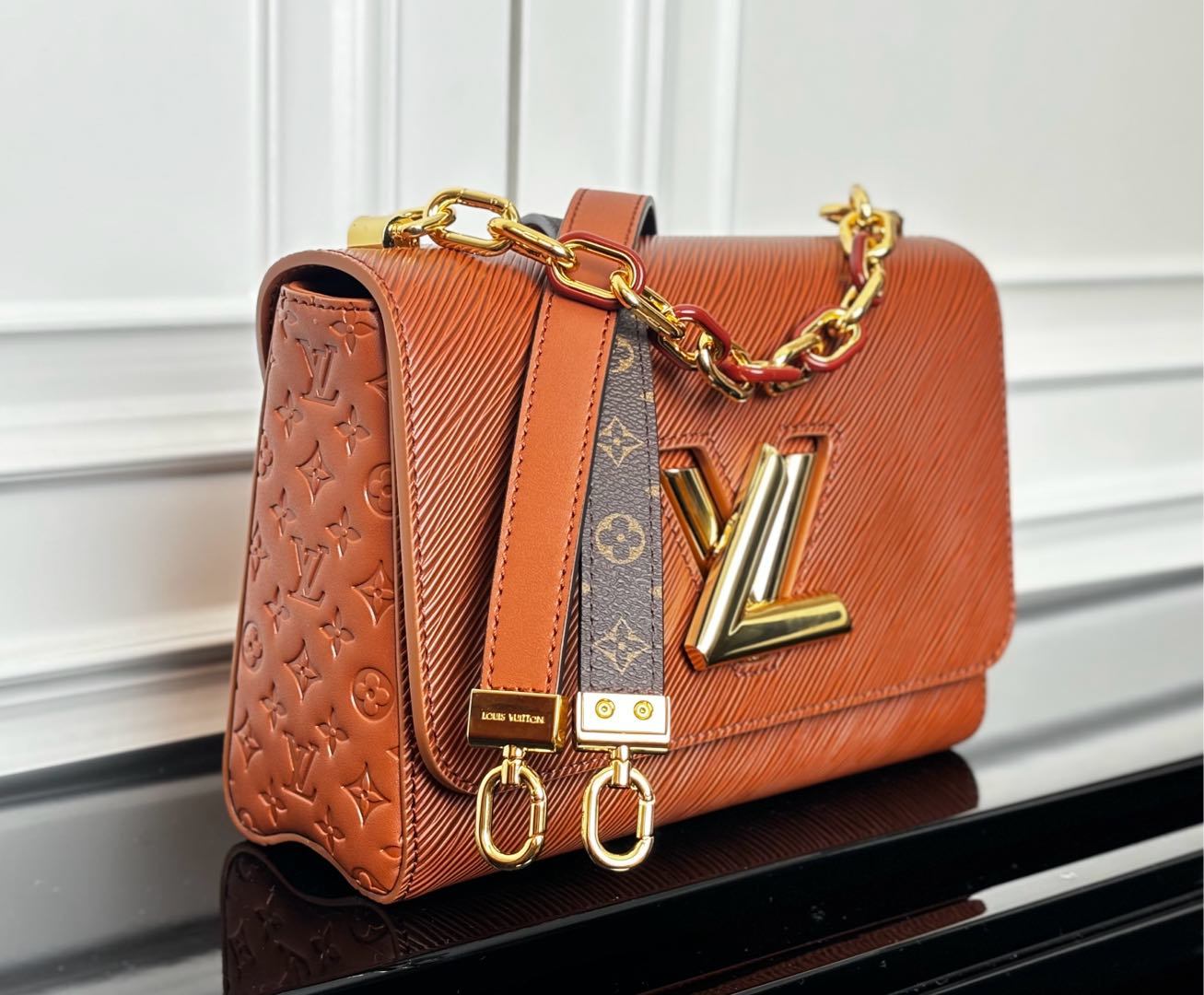 M12736棕色(动态码)【顶级原单】专柜同步电子芯片内码出货🔥這款Slim版本的經典Twist MM手