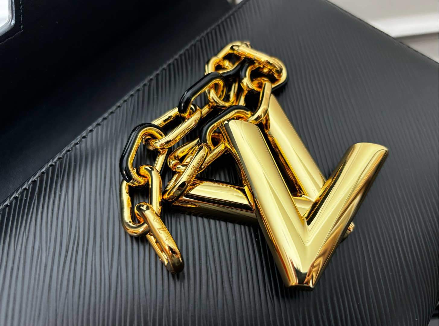 M12736黑色(动态码)【顶级原单】专柜同步电子芯片内码出货🔥這款Slim版本的經典Twist MM手