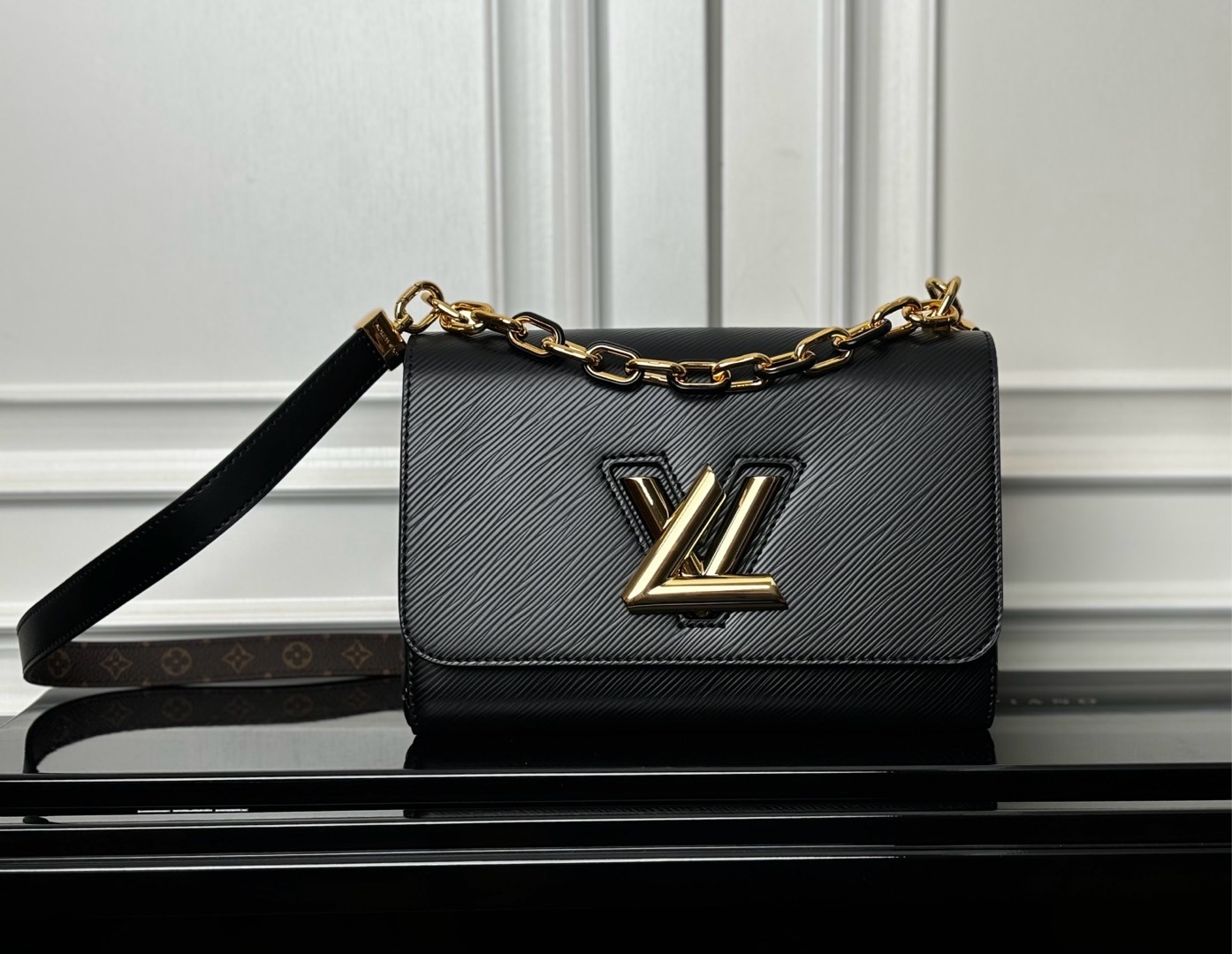 M12736黑色(动态码)【顶级原单】专柜同步电子芯片内码出货🔥這款Slim版本的經典Twist MM手