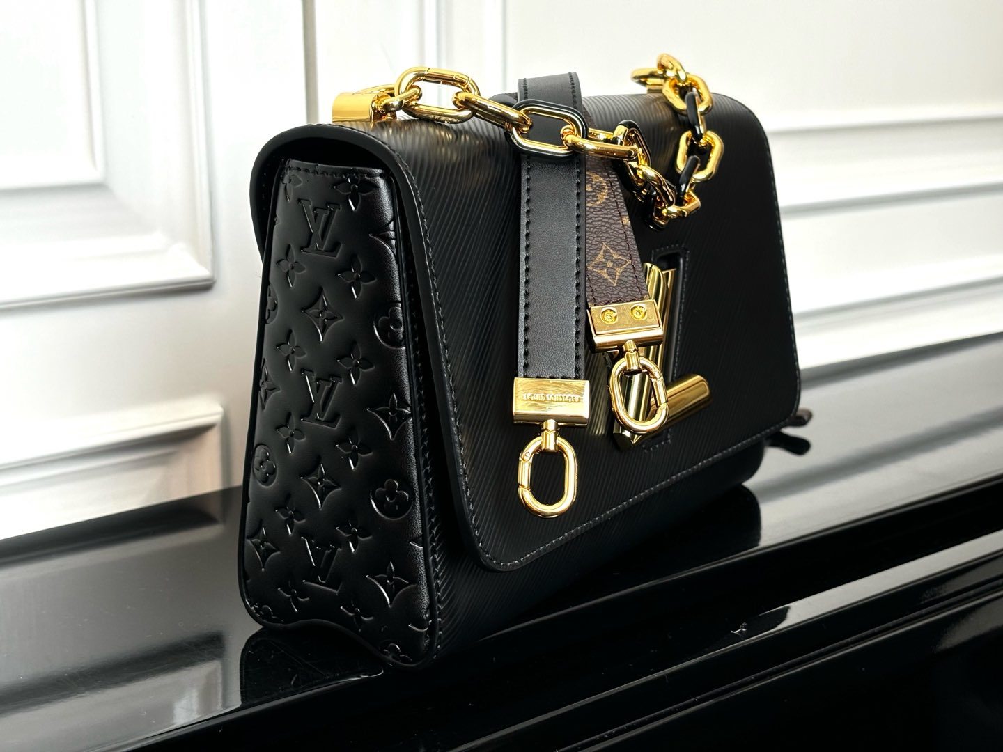 M12736黑色(动态码)【顶级原单】专柜同步电子芯片内码出货🔥這款Slim版本的經典Twist MM手