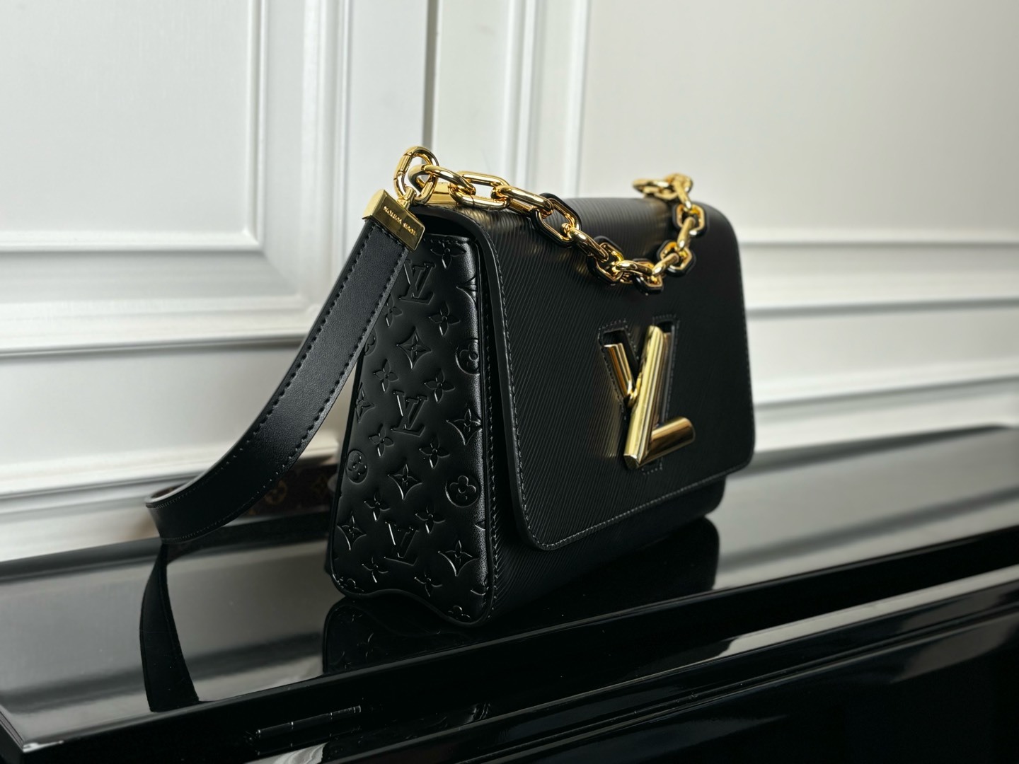 M12736黑色(动态码)【顶级原单】专柜同步电子芯片内码出货🔥這款Slim版本的經典Twist MM手