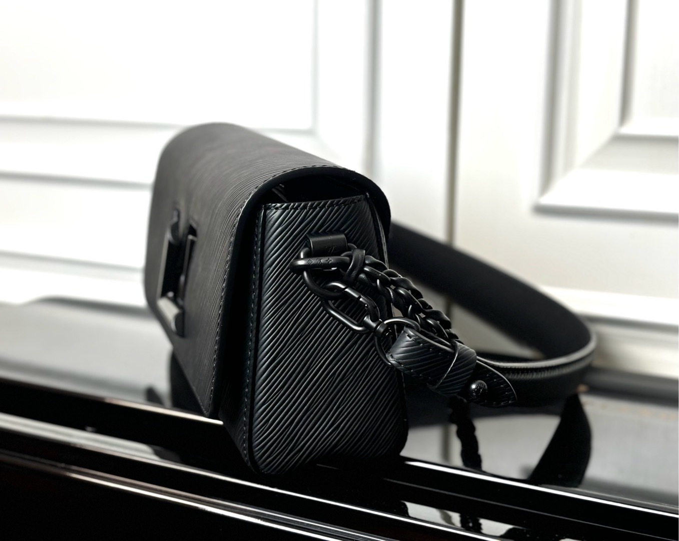 M25336枪色(动态码)【顶级原单】专柜同步电子芯片码🔥本款 Twist West 手袋延长 Twis