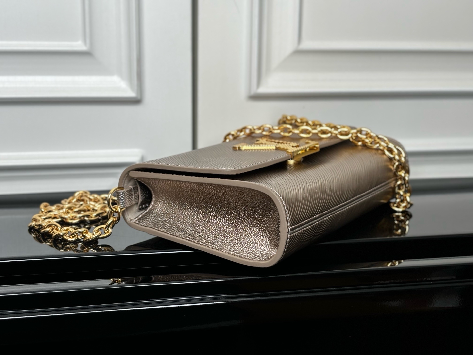 M23756香槟色【顶级原单】动态码 专柜同步电子芯片内码本款 Pochette Louise链条包以崭