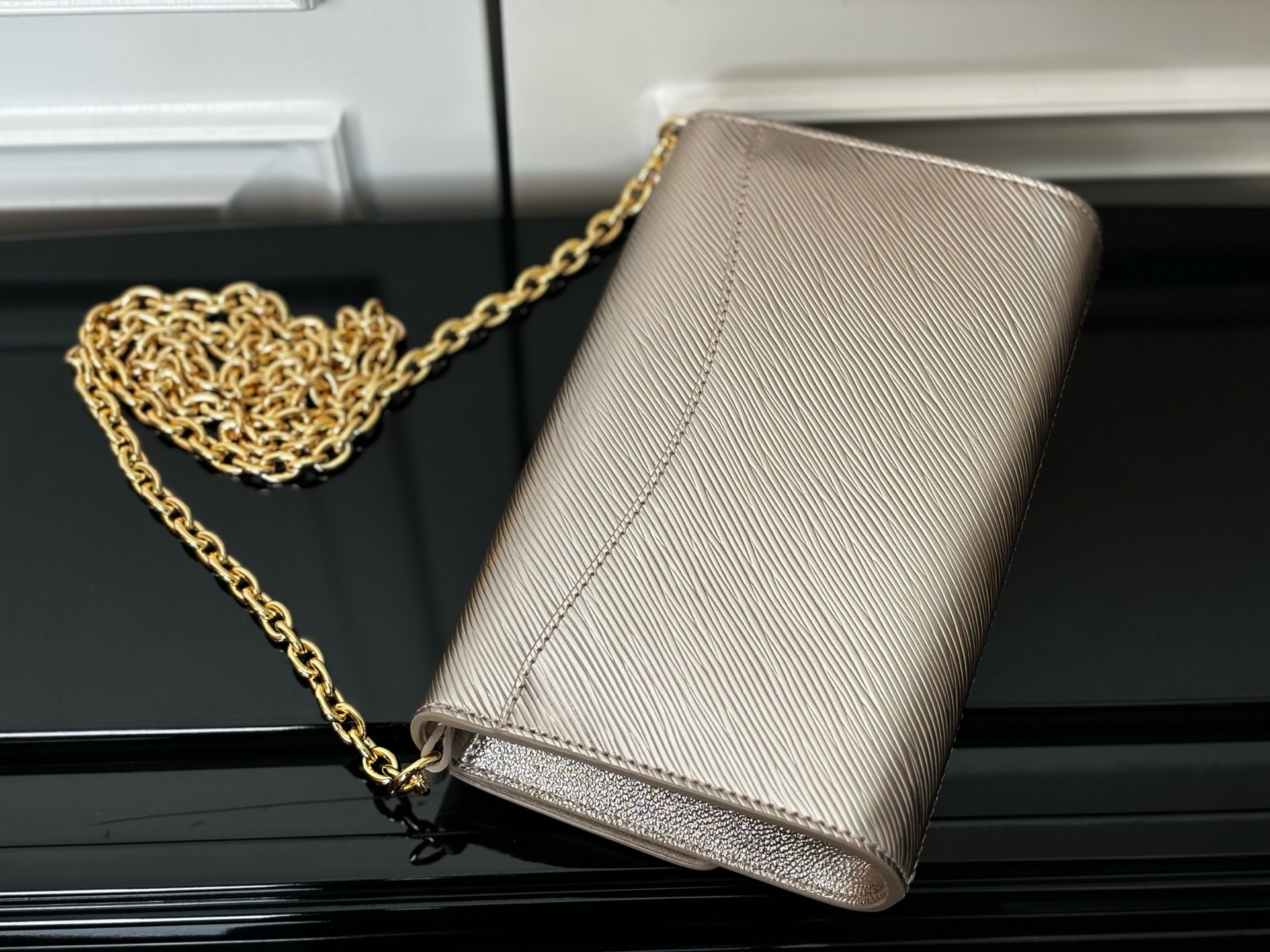 M23756香槟色【顶级原单】动态码 专柜同步电子芯片内码本款 Pochette Louise链条包以崭