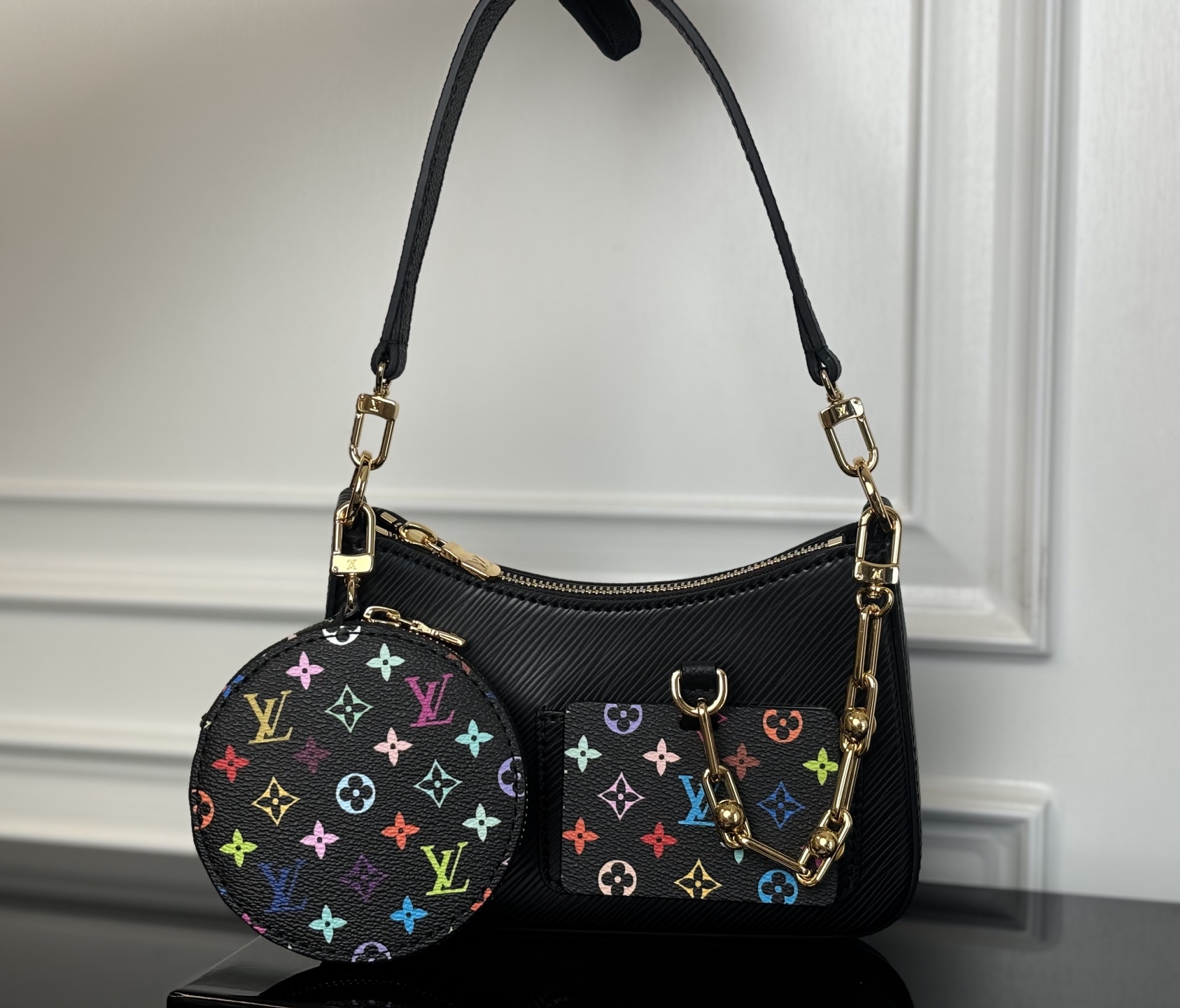 NO:338094,Genuine grade original leather M13099 black (dynamic code) 