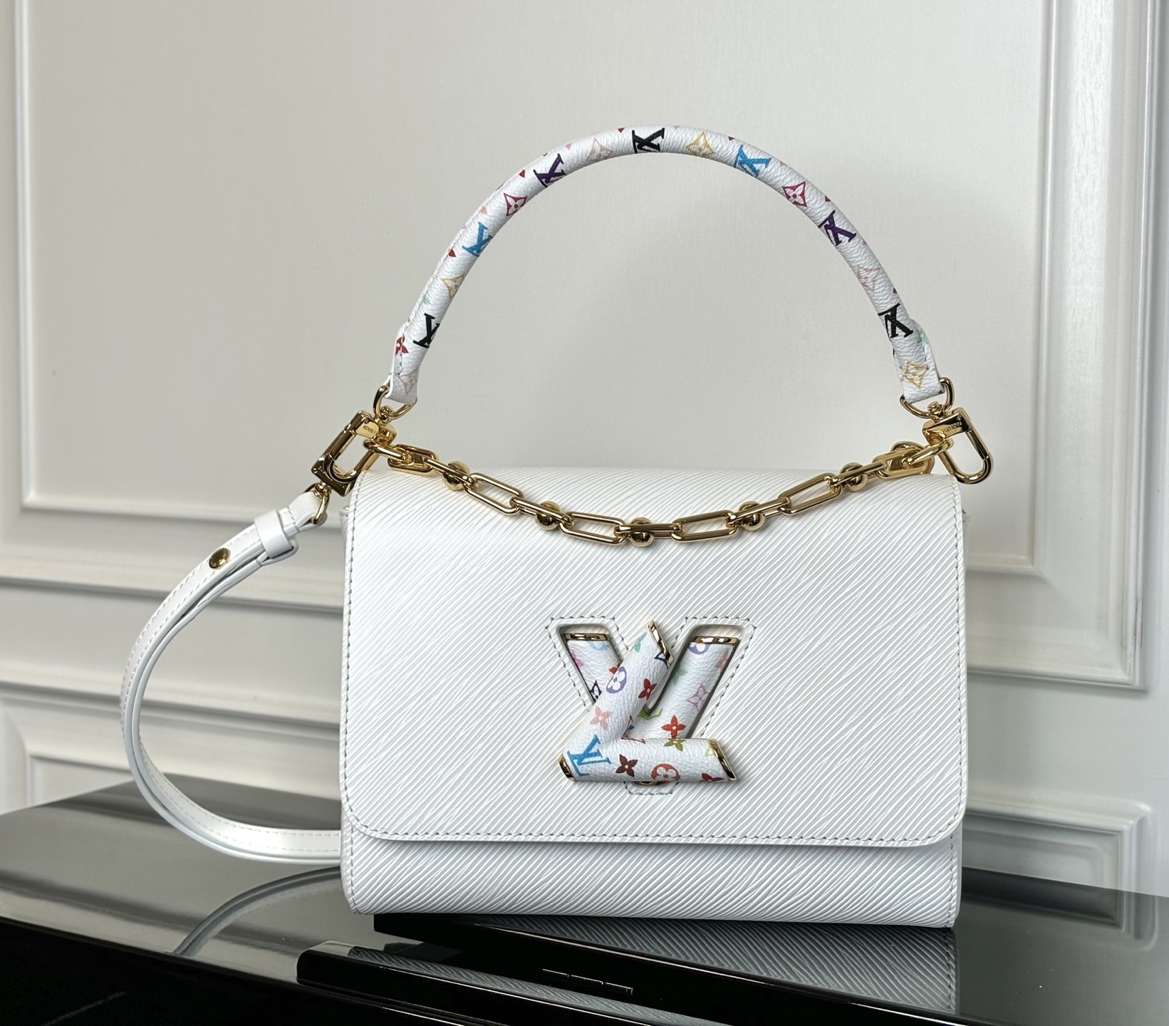 M13243白色(动态码)《顶级原单》专柜同步电子芯片内码出货🔥這款LV x TM Twist MM S