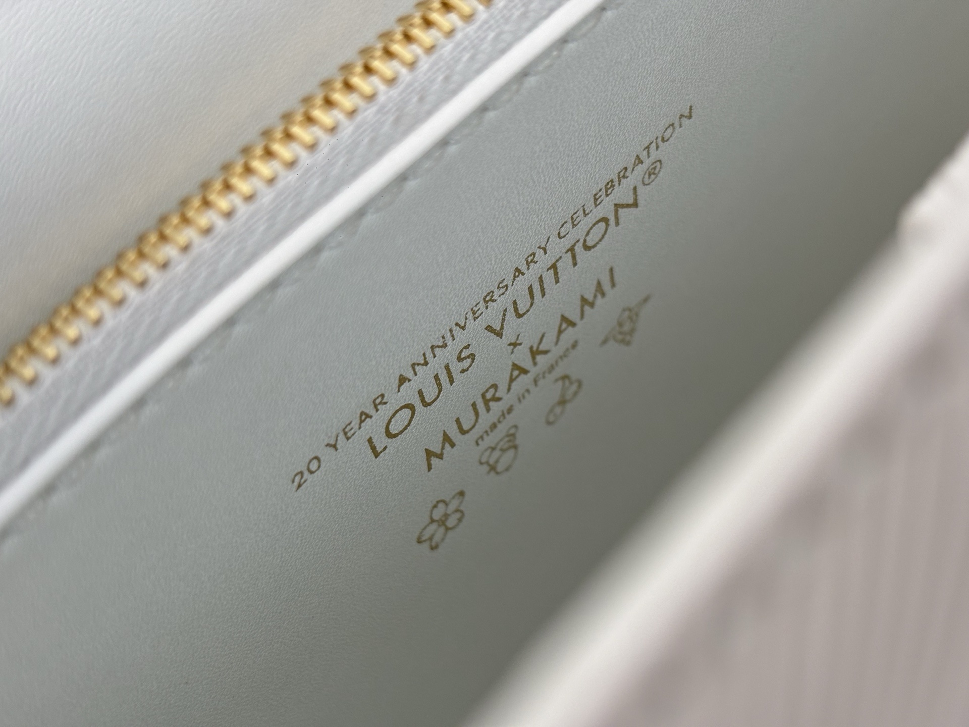 M13243白色(动态码)《顶级原单》专柜同步电子芯片内码出货🔥這款LV x TM Twist MM S