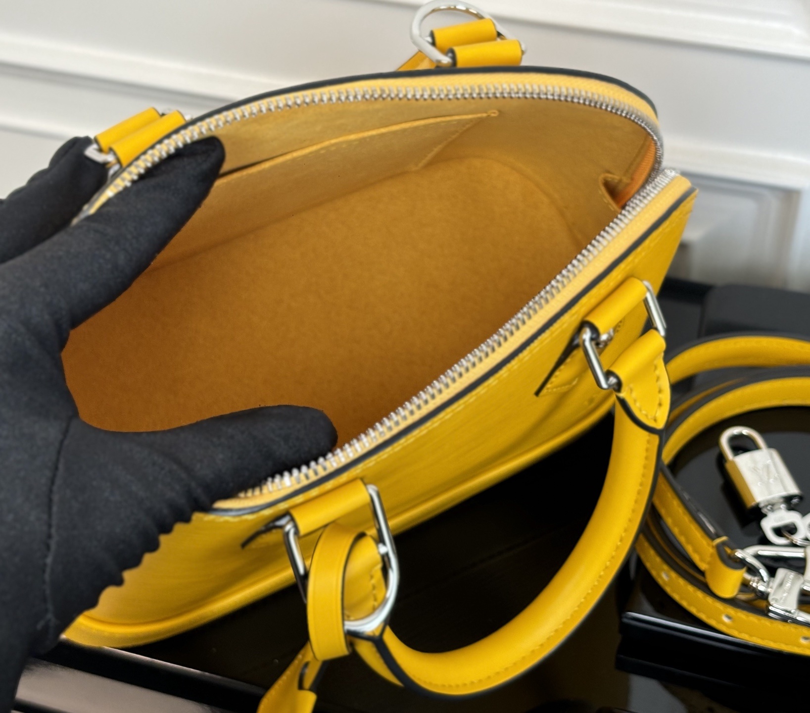 M24645黄色(动态码)《顶级原单》专柜同步电子芯片内码出货🔥本款 Alma BB 手袋溯源 1934