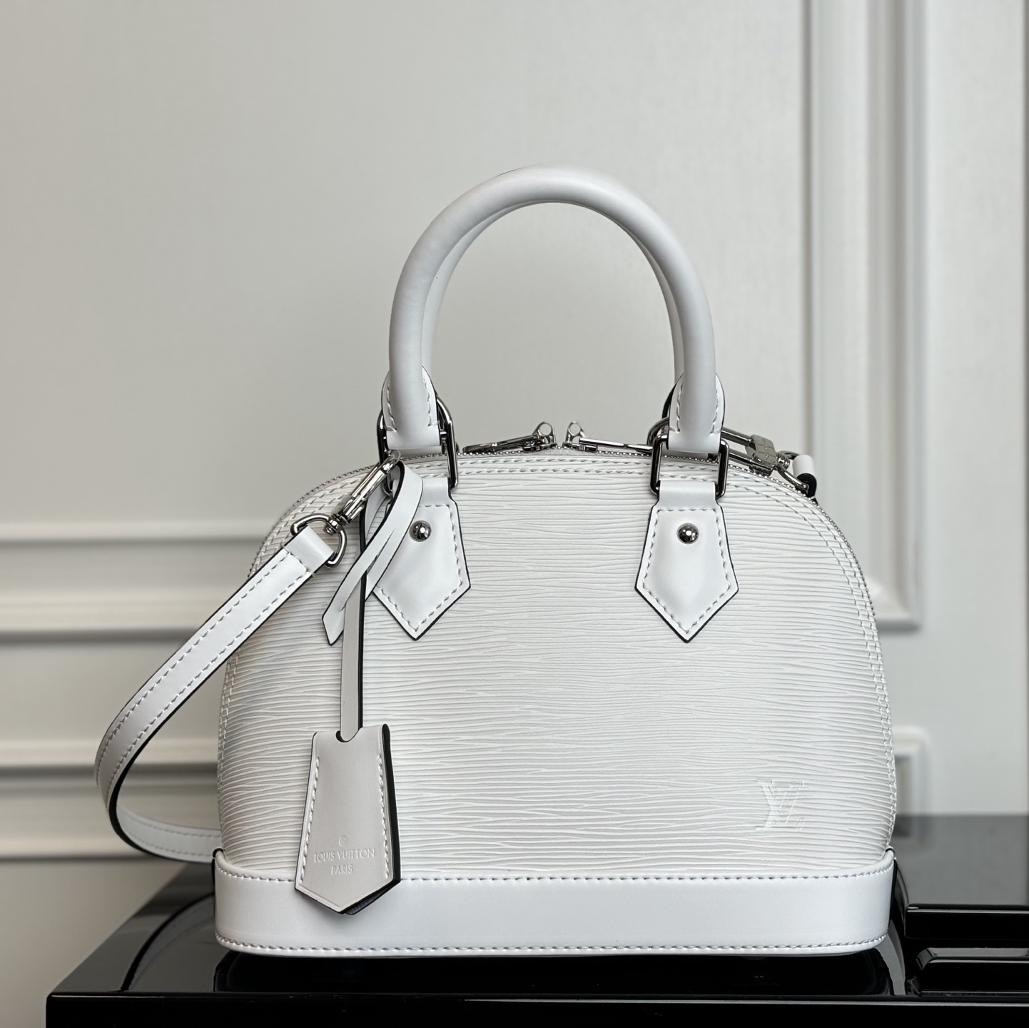 M24645白色(动态码)《顶级原单》专柜同步电子芯片内码出货🔥本款 Alma BB 手袋溯源 1934