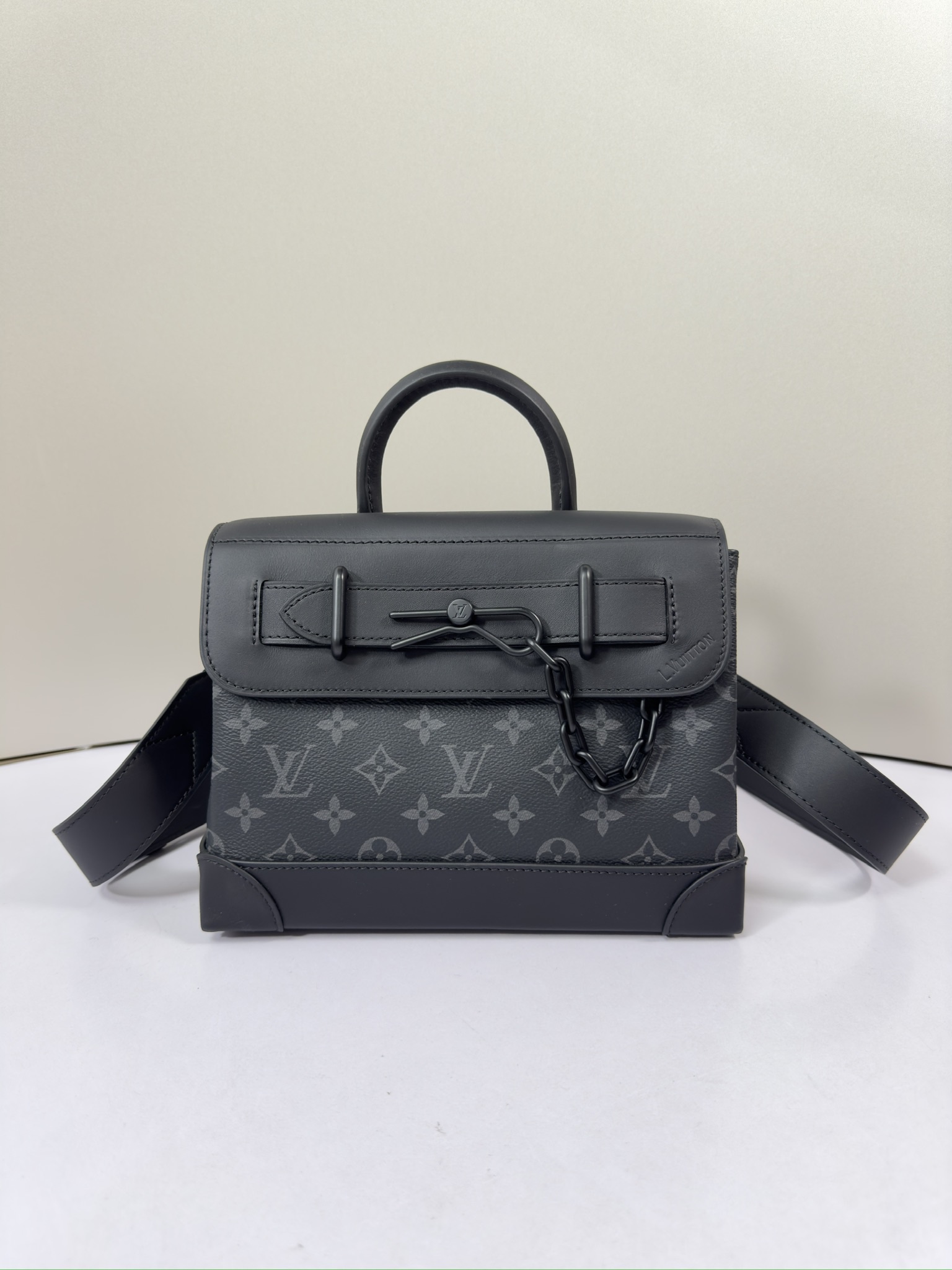 Fake
 Louis Vuitton Bags Handbags High Quality Designer Replica
 Taurillon Chains M46953