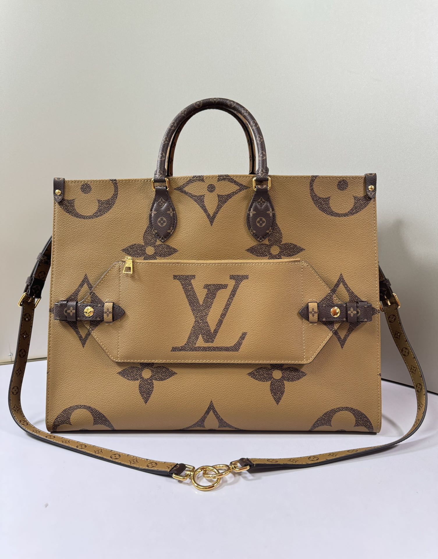 Louis Vuitton LV Onthego Clutches & Pouch Bags Tote Bags Monogram Canvas M46823