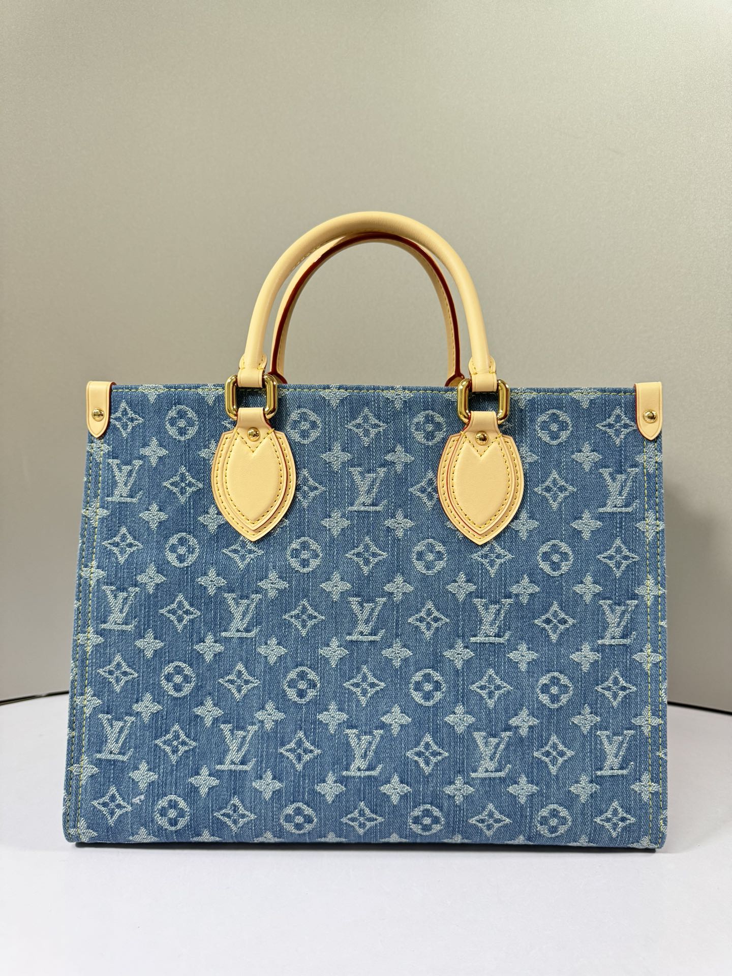 Top Fake Designer
 Louis Vuitton LV Onthego mirror quality
 Handbags Tote Bags Blue Canvas Cowhide Denim M46871