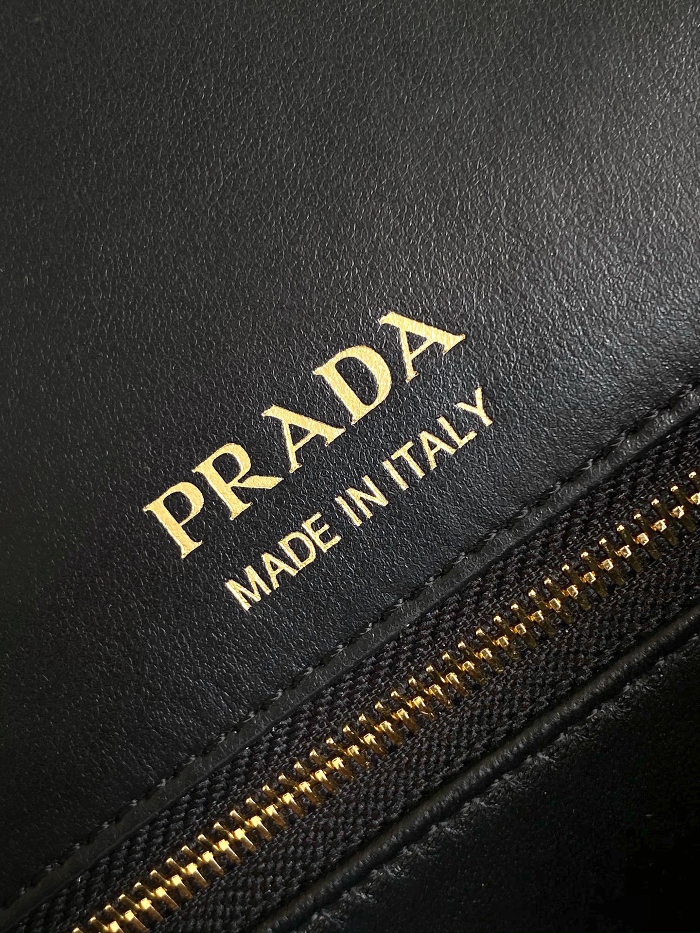Prada Carey Medium Leather Handbag: A Fusion of Future and Retro Style 10 i1746165654316 3948 0 8