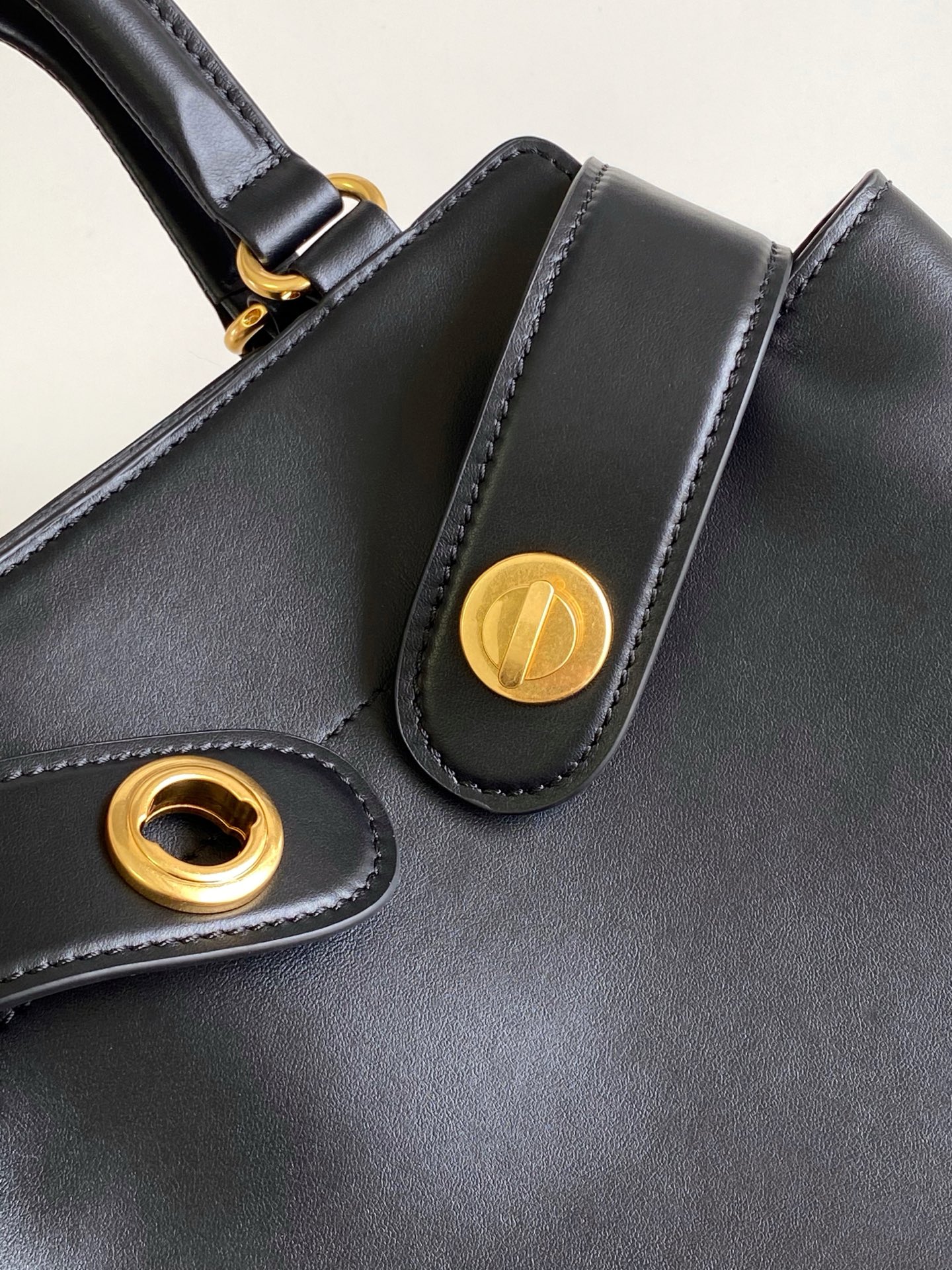 Prada Carey Medium Leather Handbag: A Fusion of Future and Retro Style 6 i1746165654316 6308 0 4