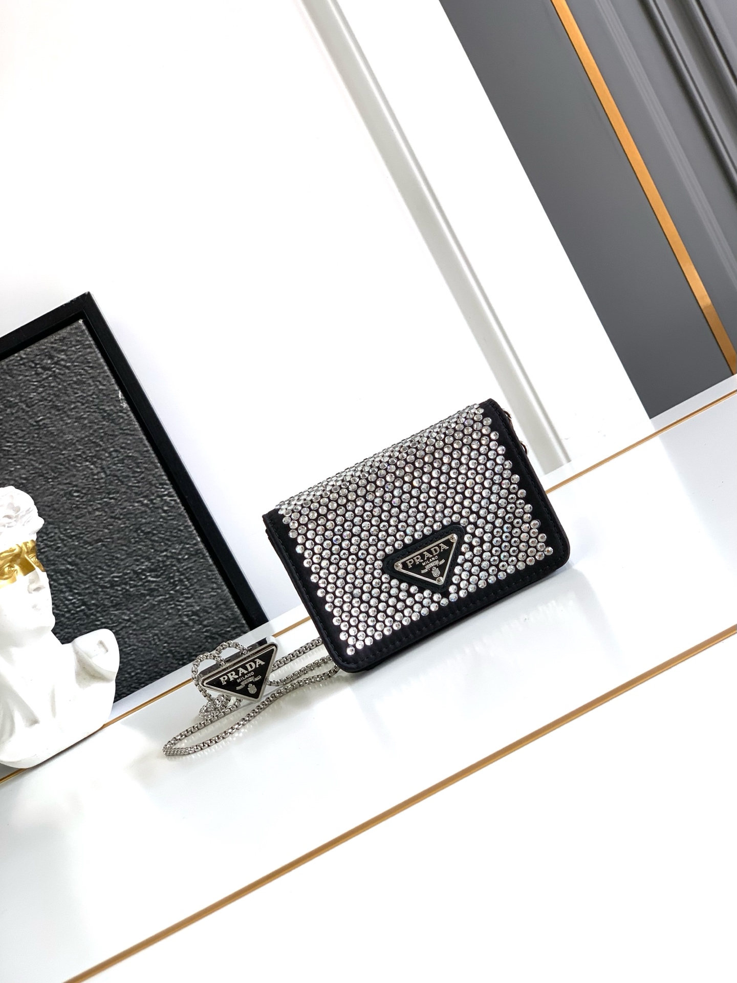 Valentino 新品首发 新品Mini“水晶包”金色通体“水晶”炫彩夺目