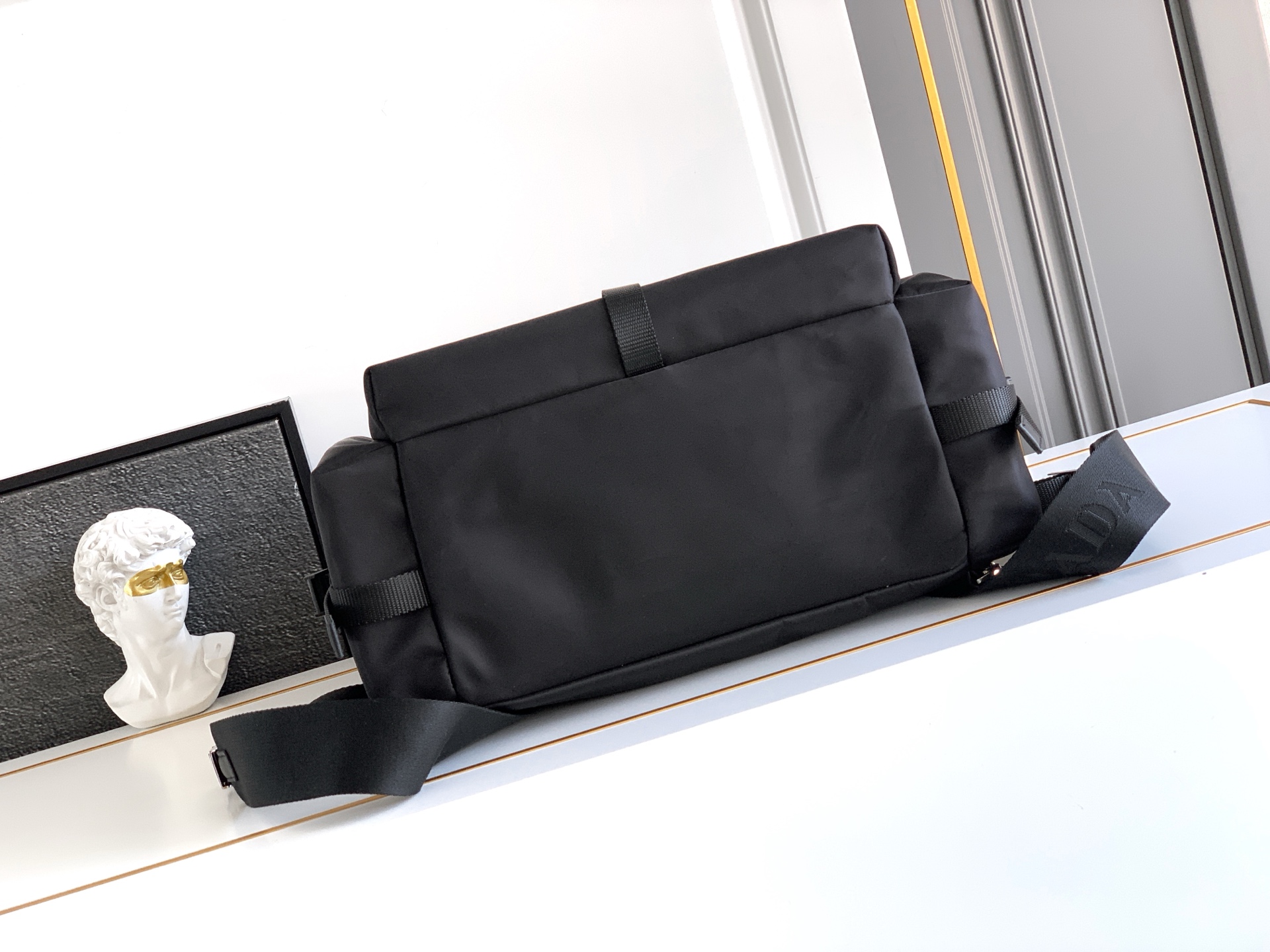 Prada 新款双肩包