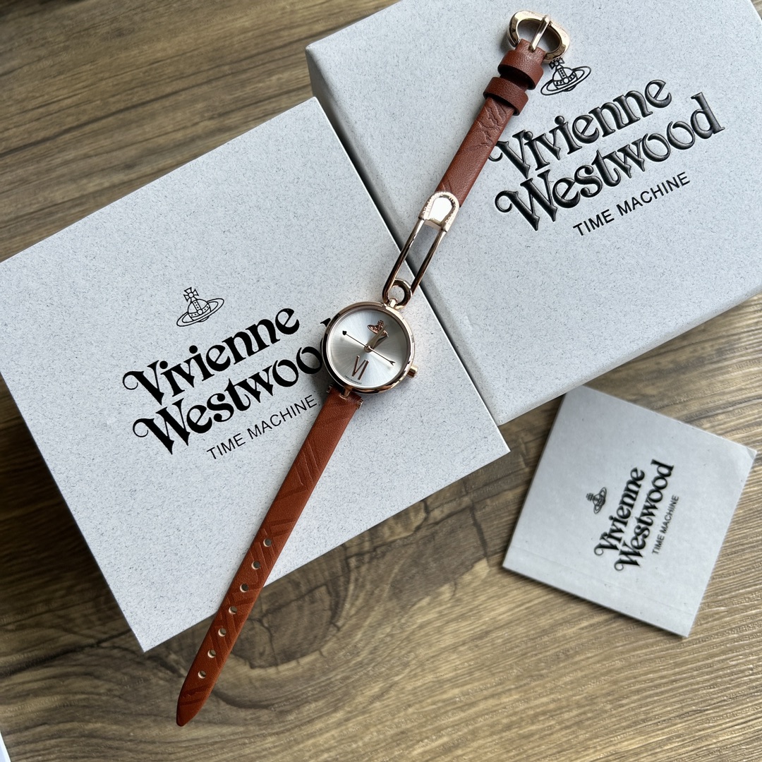 Vivienne Westwood微微安西太后手镯石英女表，复古小巧的表盘，12点位土星LOGO，6点位罗马数字小巧简约的设计，真皮配镂空手镯式小环表带，外径25MM，进口石英机芯，30米生活防水，一手现货批。