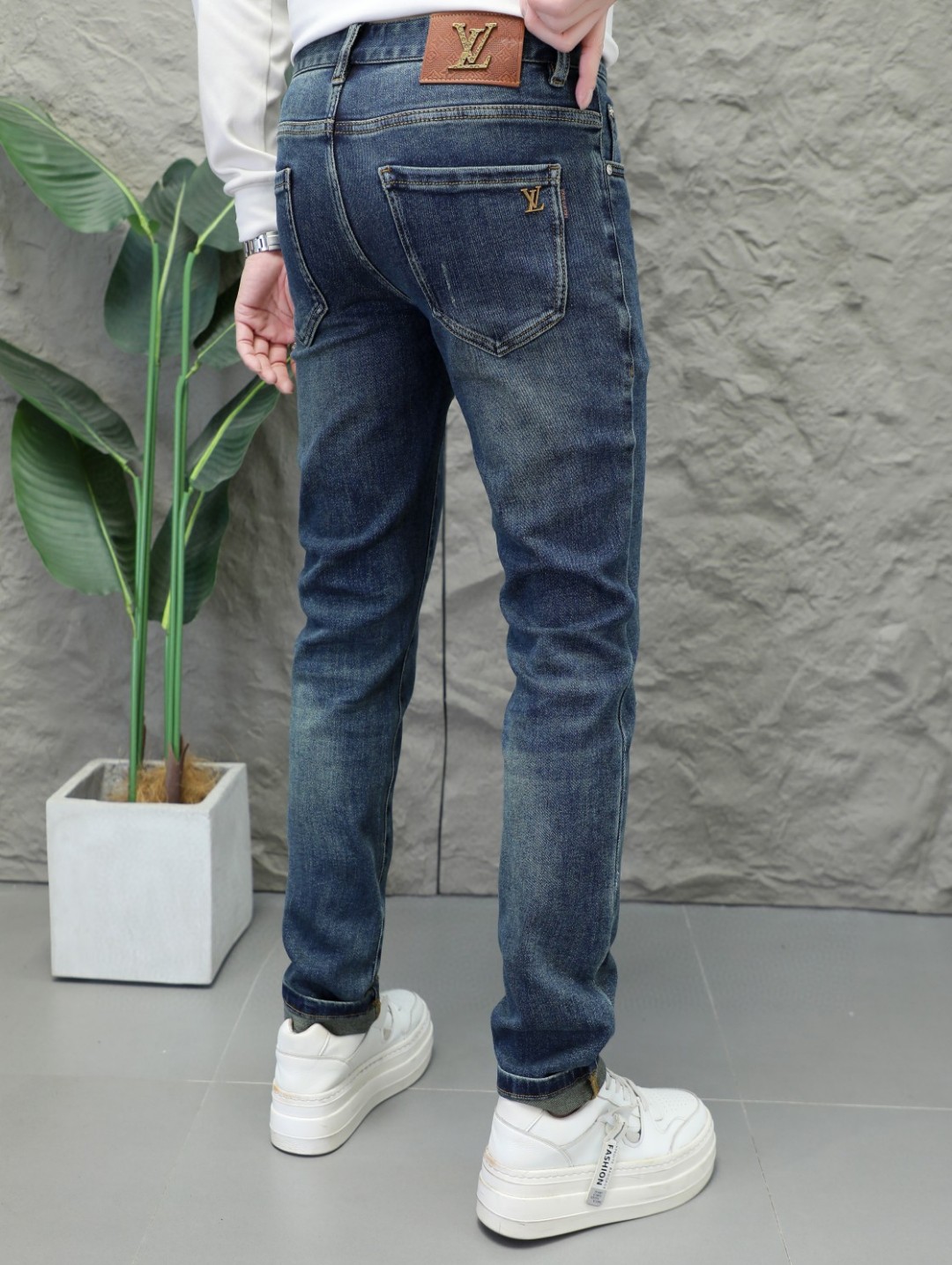  Lv  男士牛仔裤原厂原布原洗水！进口原版水洗弹力面料，复杂的手工艺叠加，任何一个洗水环节多停留几秒都