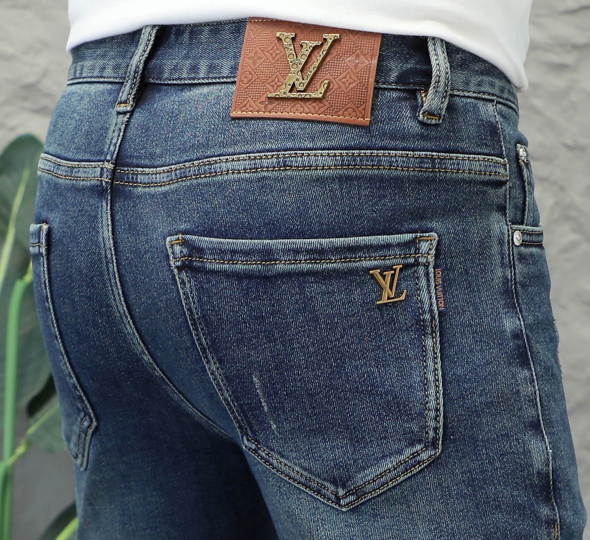  Lv  男士牛仔裤原厂原布原洗水！进口原版水洗弹力面料，复杂的手工艺叠加，任何一个洗水环节多停留几秒都