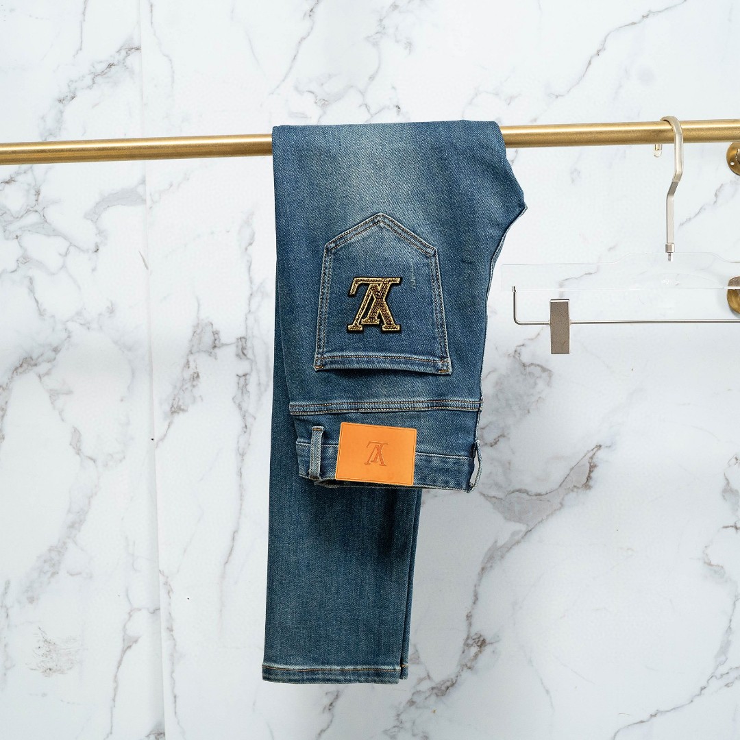   LV🆕重工洗水✅24/原版五金 官网秋冬牛仔裤👖柔软亲肤面料 重工定位洗水 专柜限量款 奢华感订制头