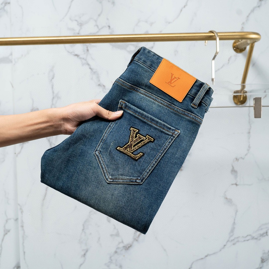   LV🆕重工洗水✅24/原版五金 官网秋冬牛仔裤👖柔软亲肤面料 重工定位洗水 专柜限量款 奢华感订制头