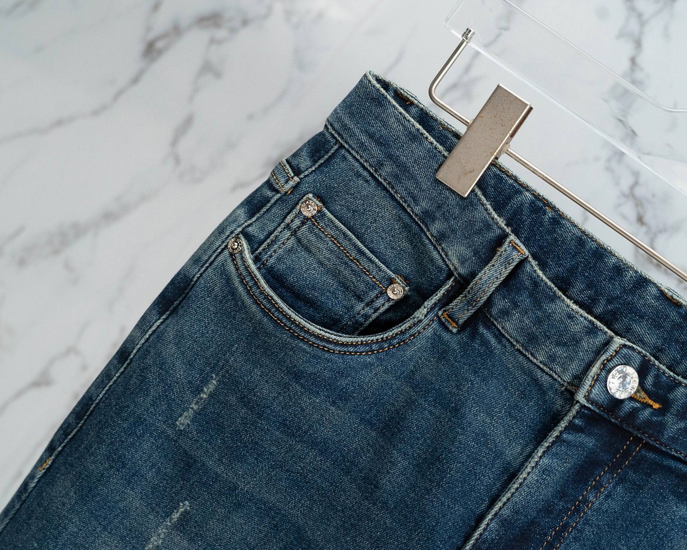   LV🆕重工洗水✅24/原版五金 官网秋冬牛仔裤👖柔软亲肤面料 重工定位洗水 专柜限量款 奢华感订制头