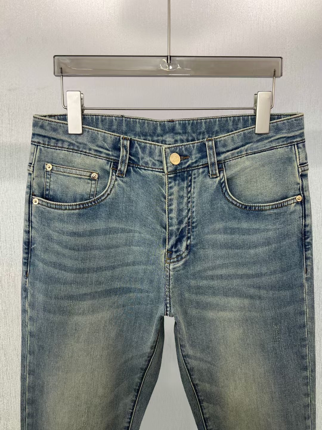  巴黎世家 男士牛仔裤原厂原布原洗水！进口原版水洗弹力面料，复杂的手工艺叠加，任何一个洗水环节多停留几秒
