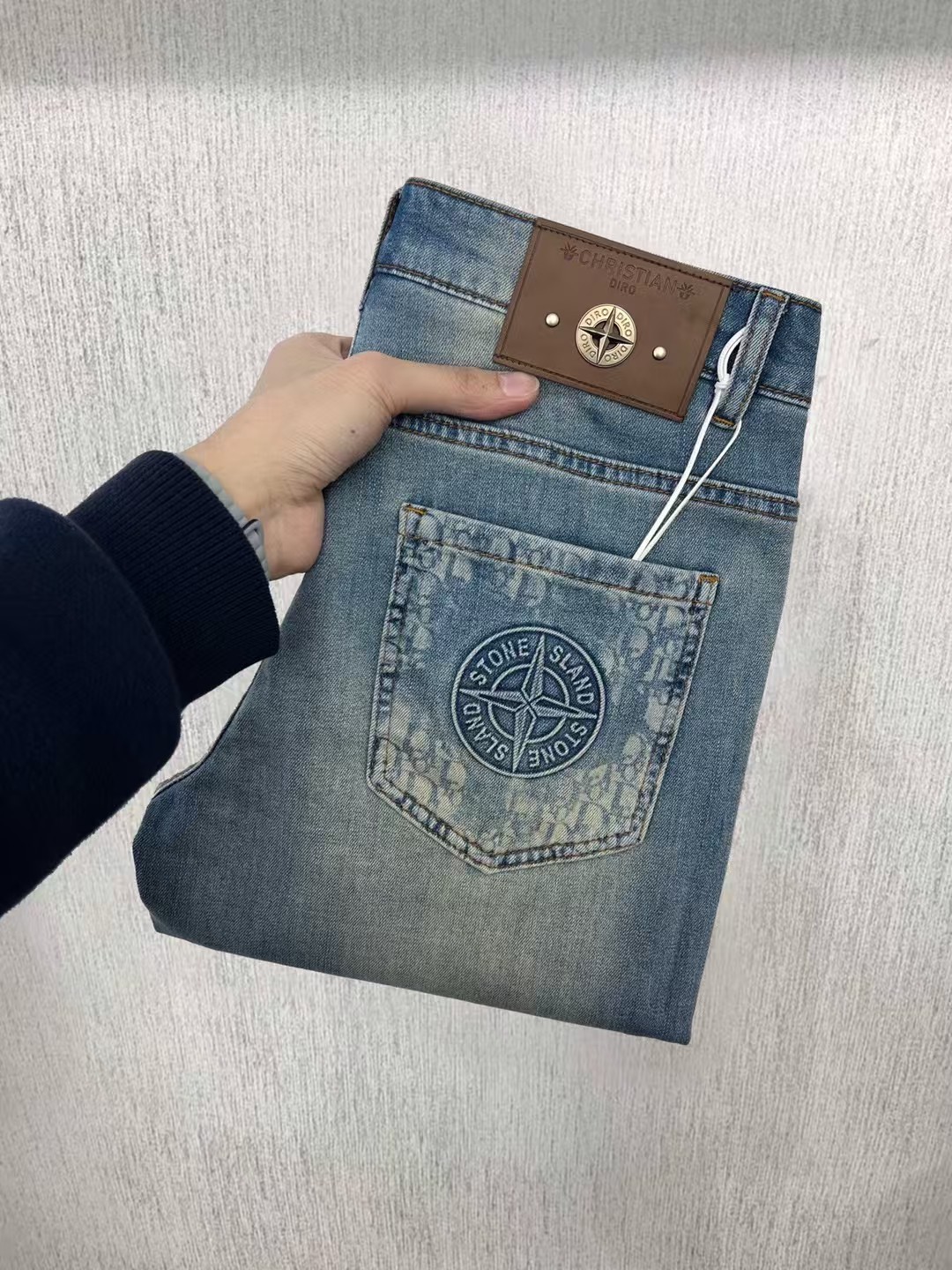  石头岛 男士牛仔裤原厂原布原洗水！进口原版水洗弹力面料，复杂的手工艺叠加，任何一个洗水环节多停留几秒都