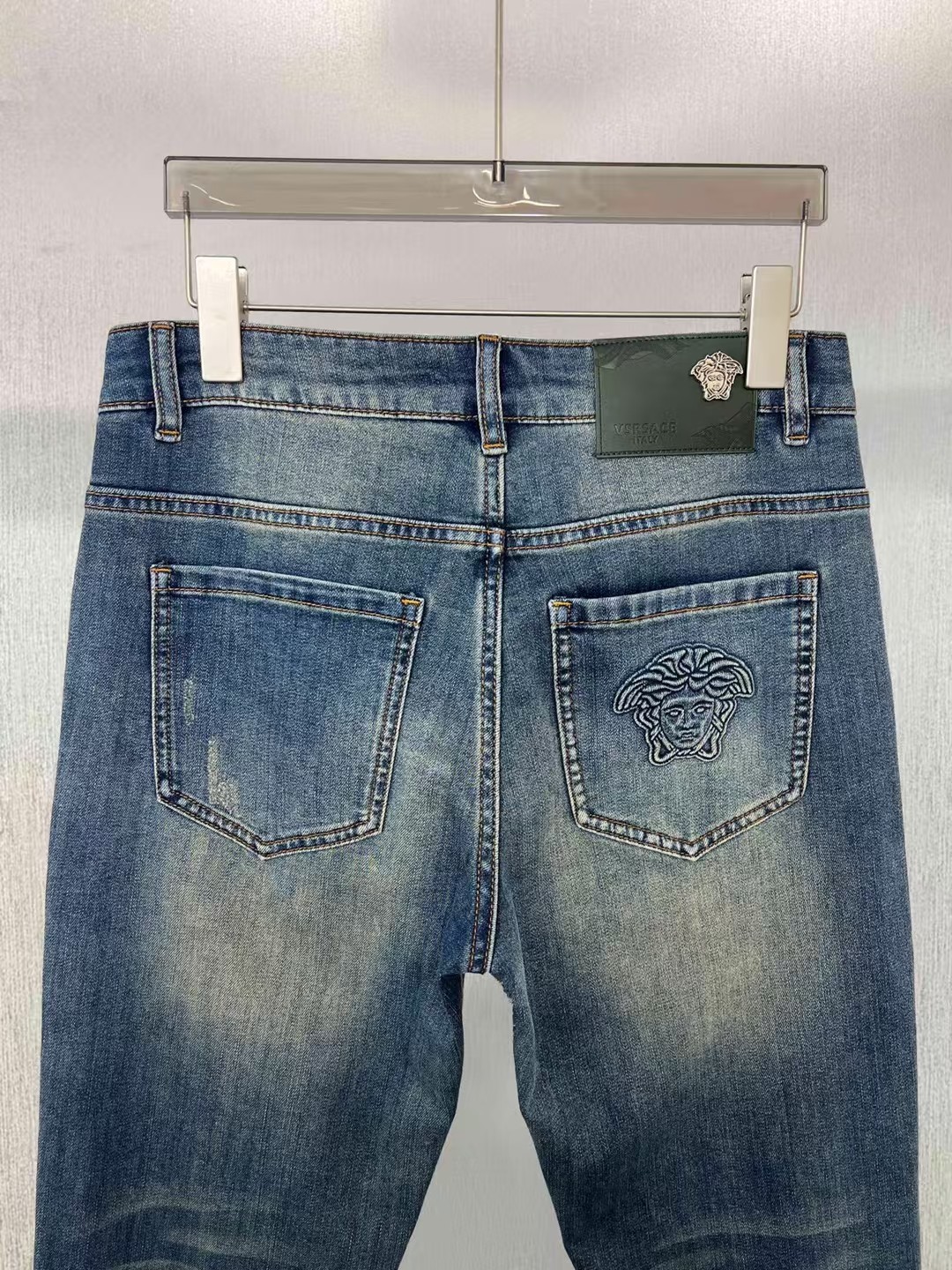  范思哲 男士牛仔裤原厂原布原洗水！进口原版水洗弹力面料，复杂的手工艺叠加，任何一个洗水环节多停留几秒都