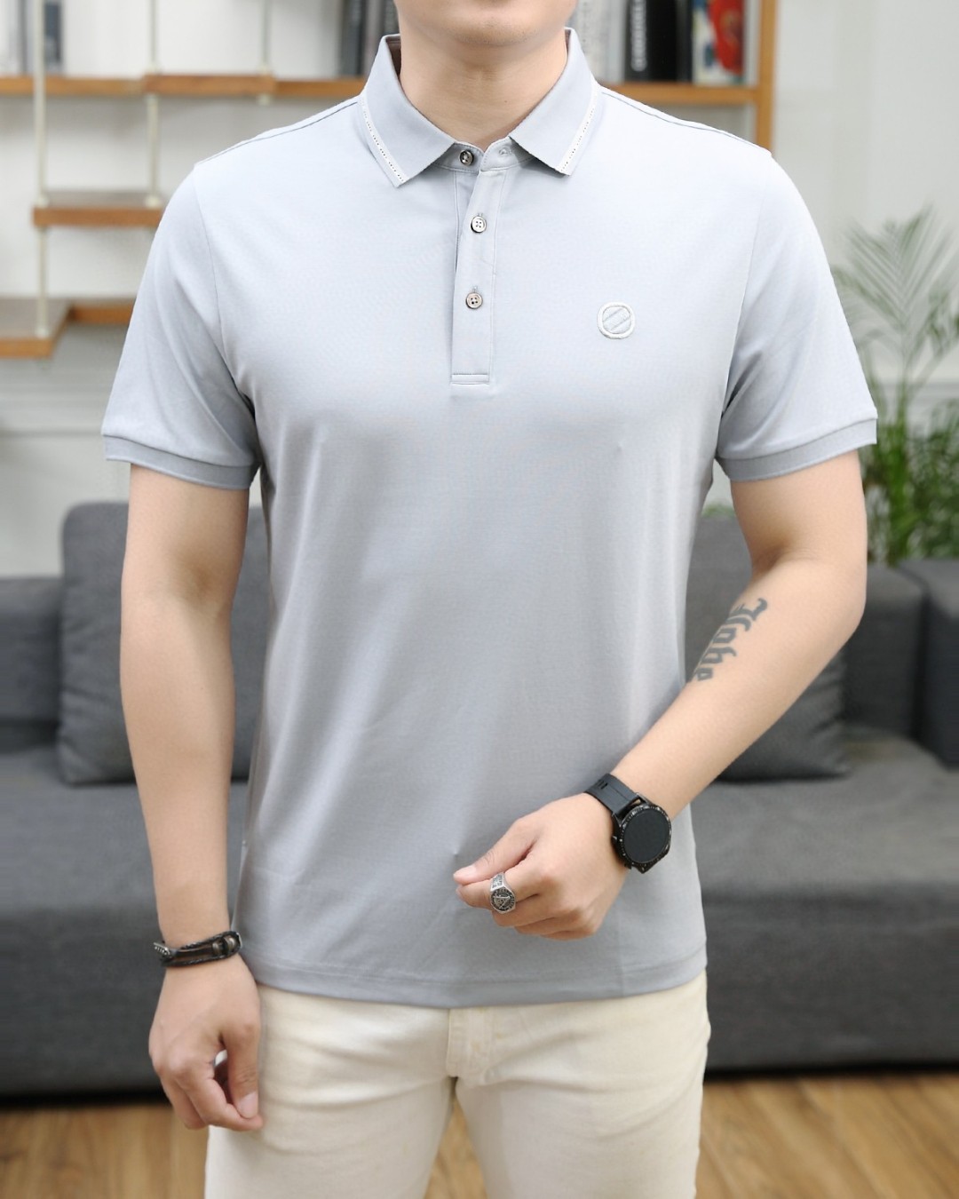 NO:133539,Zenia 2025 summer new men's POLO... neither monotonous nor complex, just showing taste... Customers provide customized double mercerized bead floor cotton fabric, comfortable, sweat-absorbing and breathable, the fabric presents a simple and elegant temperament, full and three-dimensional! Standard cut Every detail is a reflection of counter synchronization... Code number M-3XL, zegna, alexander wang19860909杰尼亚 2025夏季新款男士POLO……既不单调也不复杂 恰到好处的展现品味…………客供定制双丝光珠地棉面料 舒适吸汗透气根本不在话下 面料呈现简约优雅气质 饱满立体!标准裁剪 每一处细节都是柜台同步的体现..码数M-3XL,,zegna,alexander wang,Men's clothing