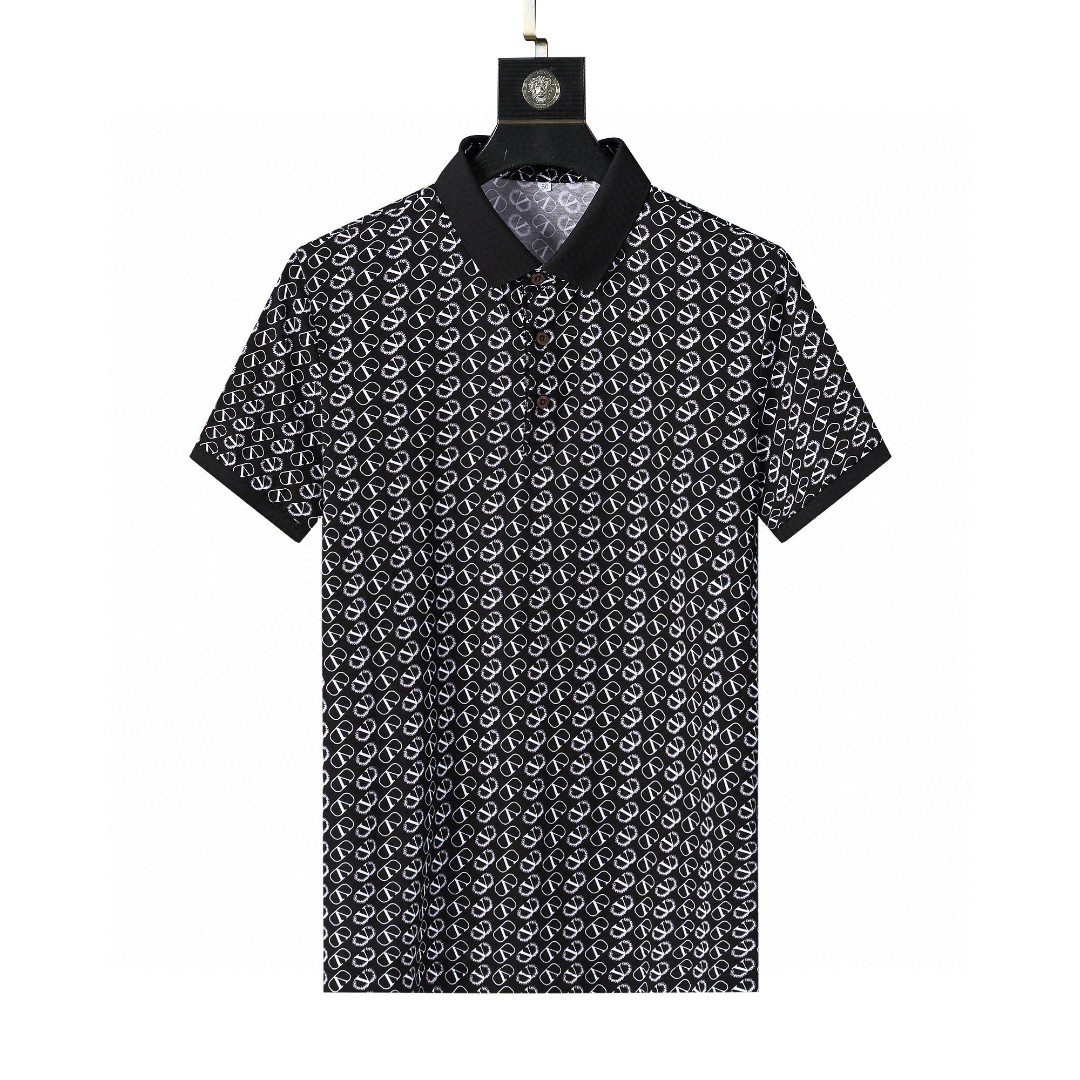 NO:130835,[Valentino] Counter 1:1 original single-stock imports imported fabrics. The world's top high-quality short-sleeved Polo shirt T-shirts are simple and fashionable, calm and versatile, atmospheric and elegant, extremely comfortable and experienced. The highest-end fabrics in all T-shirts are bright in color and extremely smooth in touch. The touch is delicate and not easy to wrinkle. Luxurious, noble, crisp and stylish lock needles, high-density sewing, and all details are meticulous!  Every man must have this life worth owning. M-3XL wearable 190, valentino, T-shirt, tees, t-shirt, alexander wang19860909【华伦天奴】专柜1:1原单货进仓 进口面料全球顶级高质量短袖Polo衫T恤,简约时尚,从容百搭,大气优雅极度舒适体验所有T恤中最高端面料色泽鲜艳极致顺滑触感细腻不易起皱奢华高贵挺括有型锁针、高密度缝制,一切的细节处理一丝不苟！每男必备款这一生值得拥有.M-3XL可穿190,,valentino,T-shirt,tees，t-shirt,alexander wang,Men's clothing