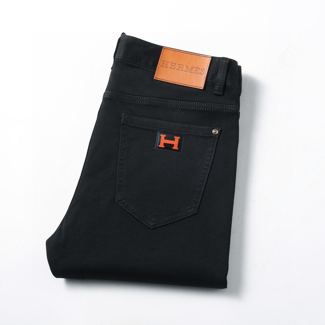 NO:133545,Hermes men's jeans original original cloth original wash water!  Imported original wash elastic fabrics, complex handicrafts superimposed, any wash process will become a completely different color effect after a few more seconds, so it is more precious, especially long-lasting and odor-resistant... Use the best tannin elastic texture, genuine leather leather cards, high-quality metal accessories... to create a unique and original jeans style!  Original hardware and accessories, super positive style, comfortable and breathable, extremely high grade, counter quality, and handsome upper body. Number of numbers 29-38, hermes, jeans, alexander wang19860909爱马仕 男士牛仔裤原厂原布原洗水！进口原版水洗弹力面料,复杂的手工艺叠加,任何一个洗水环节多停留几秒都会变成完全不一样的颜色效果,所以越加珍贵,特别持久、耐味…… 选用上乘的丹宁弹力质感,真皮皮牌、高定的金属辅料……打造出独特及原创的牛仔裤款型！原版五金辅料,版型超正,舒适透气,档次极高,专柜品质,上身帅气十足. 码数29-38,,hermes,jeans,alexander wang,Men's clothing