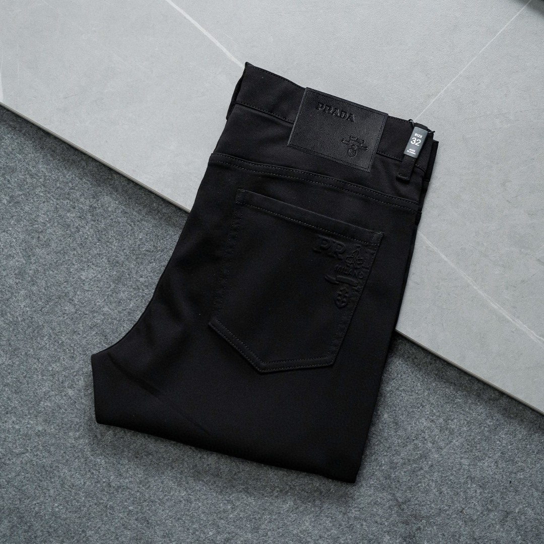 NO:140793,Prada Men's Jeans Original Original Clothing Original Wash Water!  Imported original washing elastic fabrics, complex handicrafts superimposed, any washing step will become a completely different color effect after a few more seconds, so it is more precious, especially long-lasting and odor-resistant... Use the best tannin elastic texture, genuine leather leather cards, high-quality metal accessories... to create a unique and original jeans style!  Original hardware accessories, super positive style, comfortable and breathable, extremely high grade, counter quality, and handsome upper body. Number of codes 29-38, prada, jeans, alexander wang19860909普拉达 男士牛仔裤原厂原布原洗水！进口原版水洗弹力面料,复杂的手工艺叠加,任何一个洗水环节多停留几秒都会变成完全不一样的颜色效果,所以越加珍贵,特别持久、耐味…… 选用上乘的丹宁弹力质感,真皮皮牌、高定的金属辅料……打造出独特及原创的牛仔裤款型！原版五金辅料,版型超正,舒适透气,档次极高,专柜品质,上身帅气十足. 码数29-38,,prada,jeans,alexander wang,Men's clothing