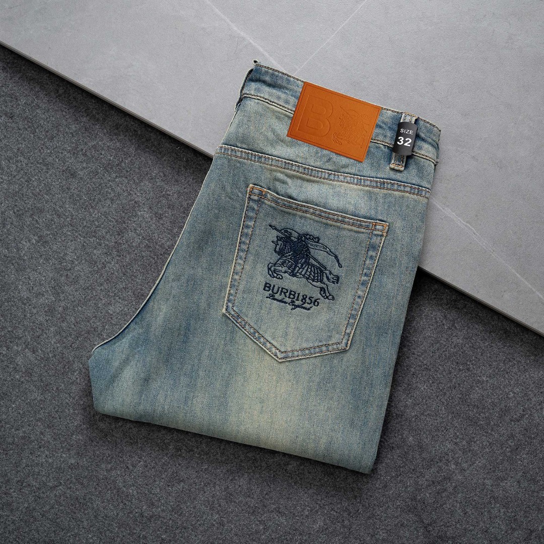 NO:142386,Burberry men's jeans original original cloth original wash water!  Imported original wash elastic fabrics, complex handicrafts superimposed, any wash process will become a completely different color effect after a few more seconds, so it is more precious, especially long-lasting and odor-resistant... Use the best tannin elastic texture, genuine leather leather cards, high-quality metal accessories... to create a unique and original jeans style!  Original hardware accessories, super positive style, comfortable and breathable, extremely high grade, counter quality, and handsome upper body. Number of codes 29-38, burberry, jeans, alexander wang19860909巴宝莉 男士牛仔裤原厂原布原洗水！进口原版水洗弹力面料,复杂的手工艺叠加,任何一个洗水环节多停留几秒都会变成完全不一样的颜色效果,所以越加珍贵,特别持久、耐味…… 选用上乘的丹宁弹力质感,真皮皮牌、高定的金属辅料……打造出独特及原创的牛仔裤款型！原版五金辅料,版型超正,舒适透气,档次极高,专柜品质,上身帅气十足. 码数29-38,,burberry,jeans,alexander wang,Men's clothing