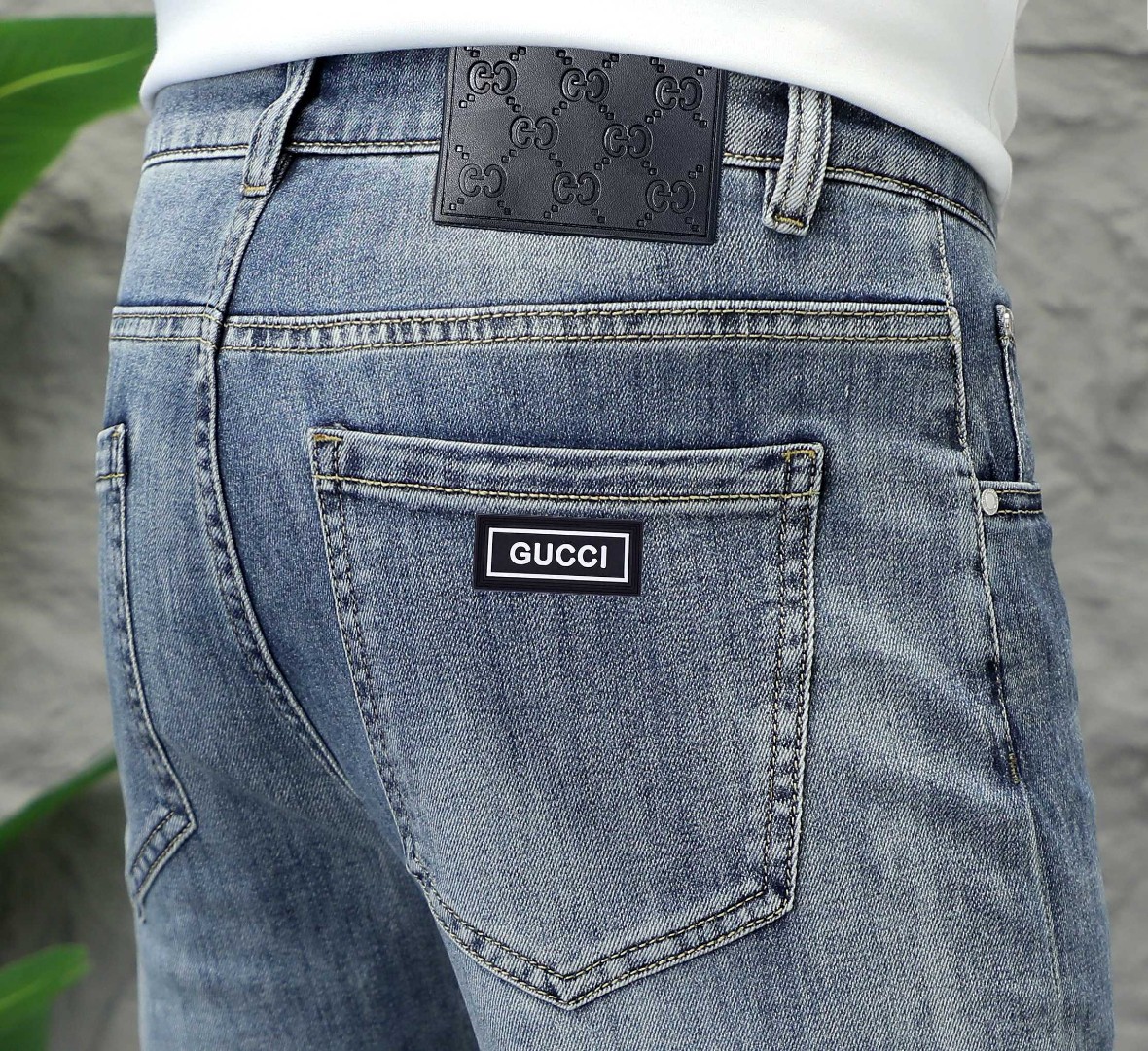 NO:469175,Gucci official counter is available at the same time, original singles are ruthless, super stylish jeans, customized original washing denim fabric, unique design, top-grade printing craft letter pattern logo, original hardware and auxiliary decoration, extremely top-notch jeans, the materials and craftsmanship are extremely luxurious and exquisite, extremely high-end, handsome and stylish, recommended, size 29-38, gucci, jeans, alexander wang19860909古驰 官网专柜同步有售,原单狠货,超级有范儿的一款牛仔裤,定制原版水洗牛仔面料,独特设计,顶级印花工艺字母图案logo,原版五金辅料装饰,极为翘楚的一款牛仔裤,用料与工艺都极致奢华精湛,档次极高,上身帅气有型,推荐,码数29—38,,gucci,jeans,alexander wang,Men's clothing