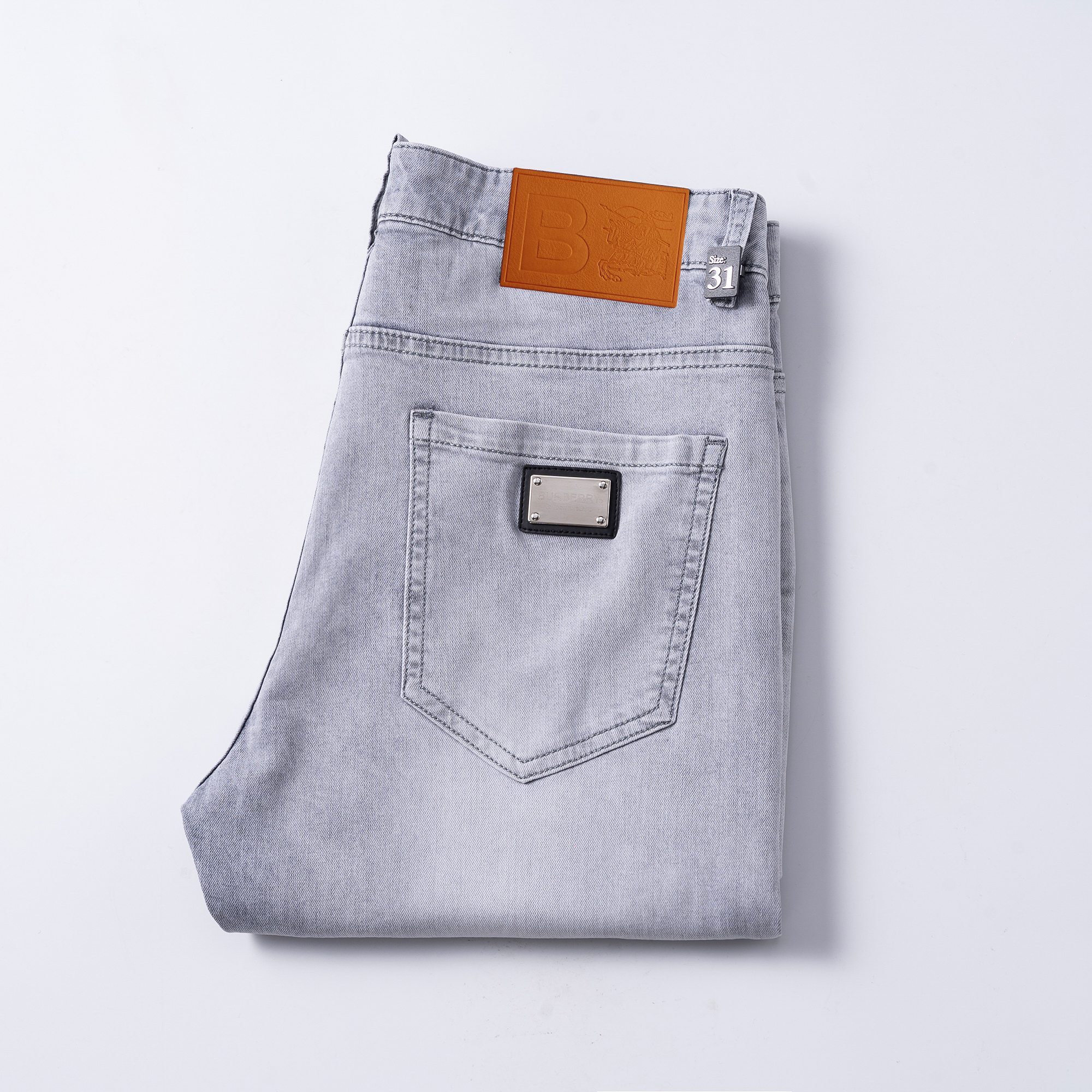 NO:466288,Burberry men's jeans original original cloth original wash water!  Imported original washing elastic fabrics, complex handicrafts superimposed, any washing step will become a completely different color effect after a few more seconds, so it is more precious, especially long-lasting and odor-resistant... Use the best tannin elastic texture, genuine leather leather cards, high-quality metal accessories... to create a unique and original jeans style!  Original hardware accessories, super positive style, comfortable and breathable, extremely high grade, counter quality, and handsome upper body. Number of codes 29-38, burberry, jeans, alexander wang19860909巴宝莉 男士牛仔裤原厂原布原洗水！进口原版水洗弹力面料,复杂的手工艺叠加,任何一个洗水环节多停留几秒都会变成完全不一样的颜色效果,所以越加珍贵,特别持久、耐味…… 选用上乘的丹宁弹力质感,真皮皮牌、高定的金属辅料……打造出独特及原创的牛仔裤款型！原版五金辅料,版型超正,舒适透气,档次极高,专柜品质,上身帅气十足. 码数29-38,,burberry,jeans,alexander wang,Men's clothing