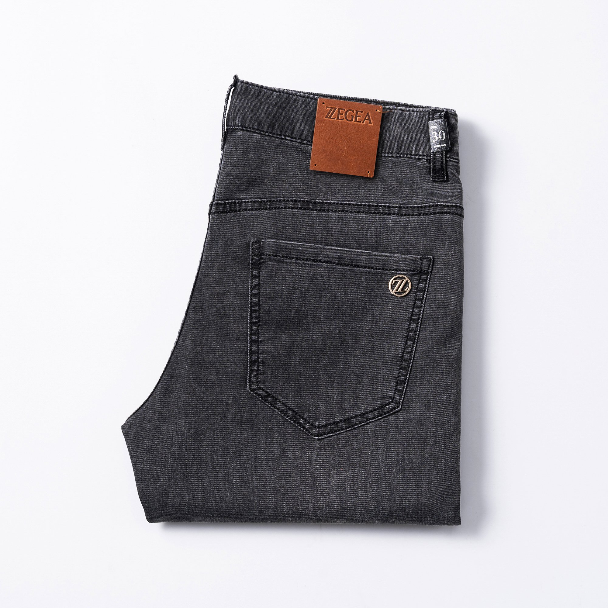 NO:466301,Jenia Men's jeans original original cloth original wash water!  Imported original wash elastic fabrics, complex handicrafts superimposed, any wash process will become a completely different color effect after a few more seconds, so it is more precious, especially long-lasting and odor-resistant... Use the best tannin elastic texture, genuine leather leather cards, high-quality metal accessories... to create a unique and original jeans style!  Original hardware accessories, super positive style, comfortable and breathable, extremely high grade, counter quality, and handsome upper body. Number of 29-38, zegna, jeans, alexander wang19860909杰尼亚 男士牛仔裤原厂原布原洗水！进口原版水洗弹力面料,复杂的手工艺叠加,任何一个洗水环节多停留几秒都会变成完全不一样的颜色效果,所以越加珍贵,特别持久、耐味…… 选用上乘的丹宁弹力质感,真皮皮牌、高定的金属辅料……打造出独特及原创的牛仔裤款型！原版五金辅料,版型超正,舒适透气,档次极高,专柜品质,上身帅气十足. 码数29-38,,zegna,jeans,alexander wang,Men's clothing