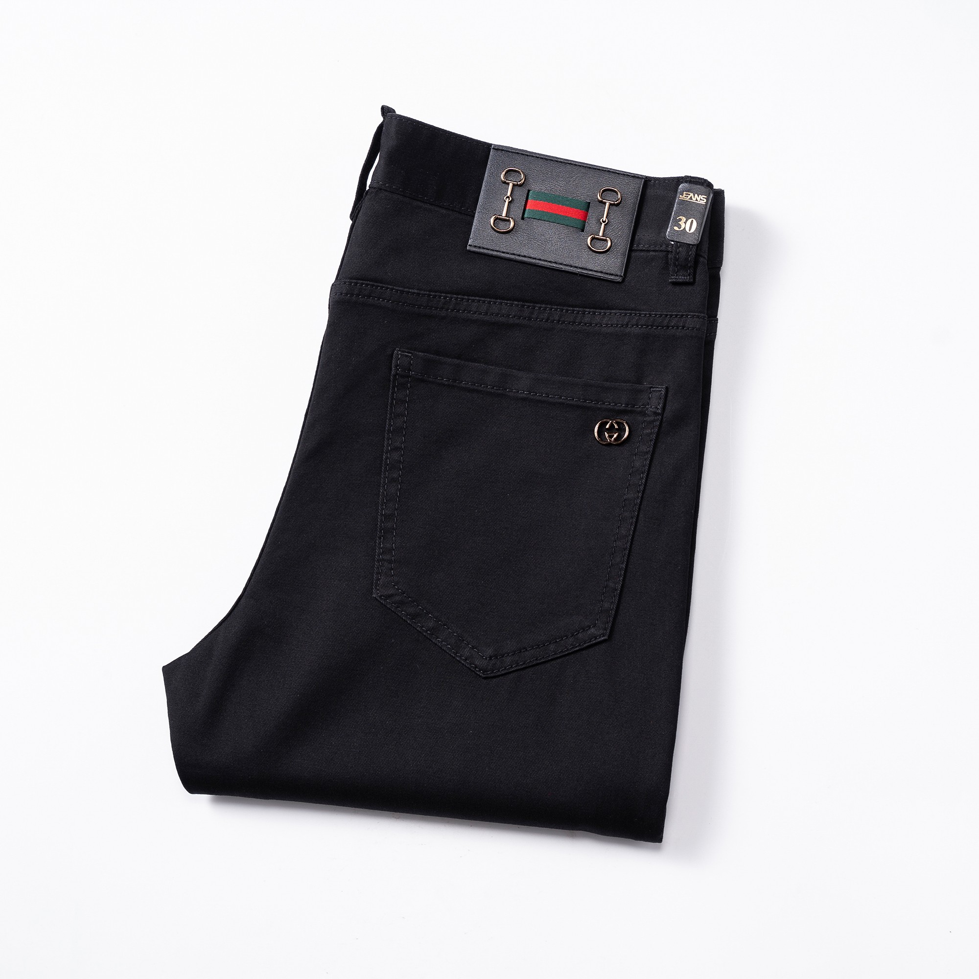 NO:477179,Gucci men's jeans original original cloth original washing water!  Imported original washing elastic fabrics, complex handicrafts superimposed, any washing step will become a completely different color effect after a few more seconds, so it is more precious, especially long-lasting and odor-resistant... Use the best tannin elastic texture, genuine leather leather cards, high-quality metal accessories... to create a unique and original jeans style!  Original hardware accessories, super positive style, comfortable and breathable, extremely high grade, counter quality, and handsome upper body. Number of codes 29-38, gucci, jeans, alexander wang19860909古驰 男士牛仔裤原厂原布原洗水！进口原版水洗弹力面料,复杂的手工艺叠加,任何一个洗水环节多停留几秒都会变成完全不一样的颜色效果,所以越加珍贵,特别持久、耐味…… 选用上乘的丹宁弹力质感,真皮皮牌、高定的金属辅料……打造出独特及原创的牛仔裤款型！原版五金辅料,版型超正,舒适透气,档次极高,专柜品质,上身帅气十足. 码数29-38,,gucci,jeans,alexander wang,Men's clothing