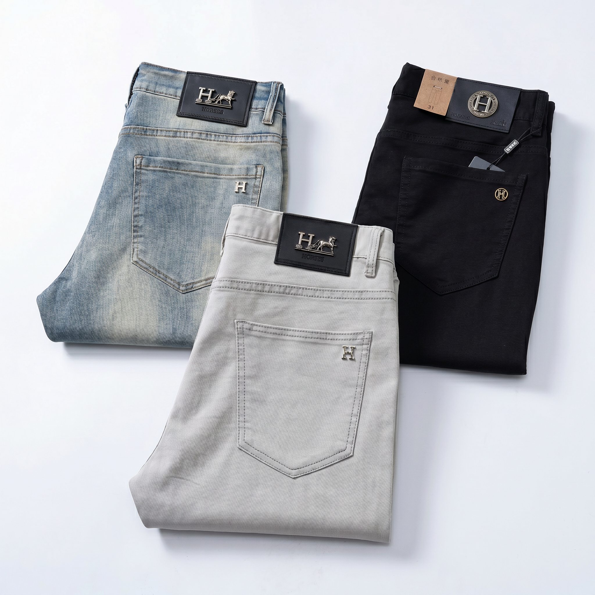 NO:903010,Hermès 2026 spring and summer new styles are now on the market, the original hot-selling jeans are super customized, original hardware, super heavy craftsmanship, awesome shape and impeccable details!  The style is not picky, it is very high-end, good products wait for no one, if you like it, hurry up and get it, sizes 29-38, hermes, jeans,19860909爱马仕 2026春夏新款现货上市,原单爆款牛仔裤超级定制款,原版五金,超级重工工艺,版型超赞细节做工无可挑剔！款式不挑人,特别高档,好货不等人,看中赶紧下手,尺码29-38,,hermes,jeans,,Men's clothing
