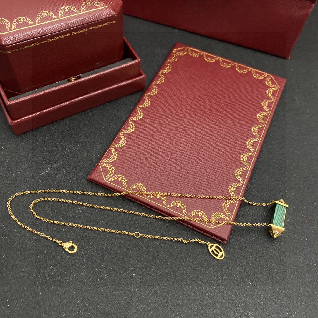 Cartier卡地亚新款糖果项链经典贵族范儿进口亚金材质电镀18k金！搭配祖母绿黄金色项链.